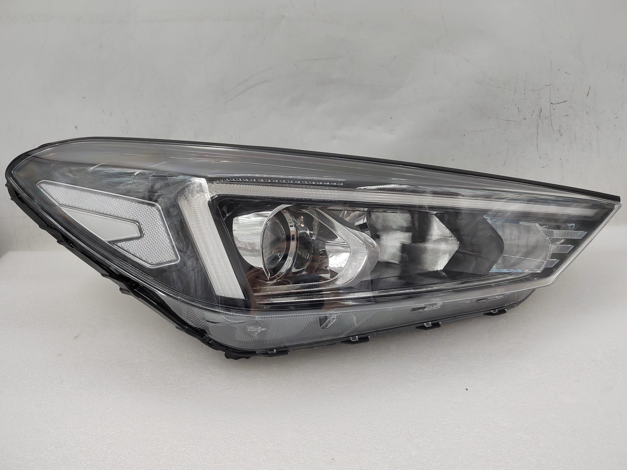HYUNDAI TUCSON III 2018-2020 HALOGEN R.H.S HEADLIGHT ASSEMBLY
