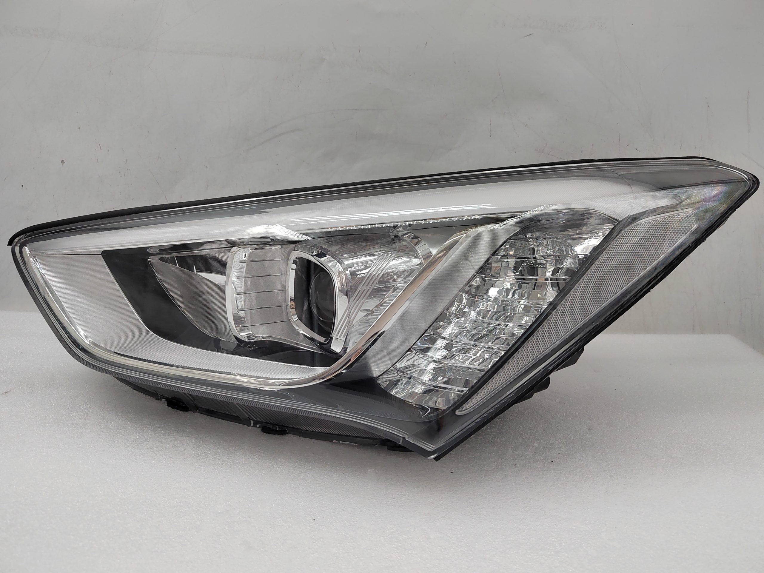 HYUNDAI SANTA FE DM 2013-2015 XENON L.H.S HEADLIGHT ASSEMBLY