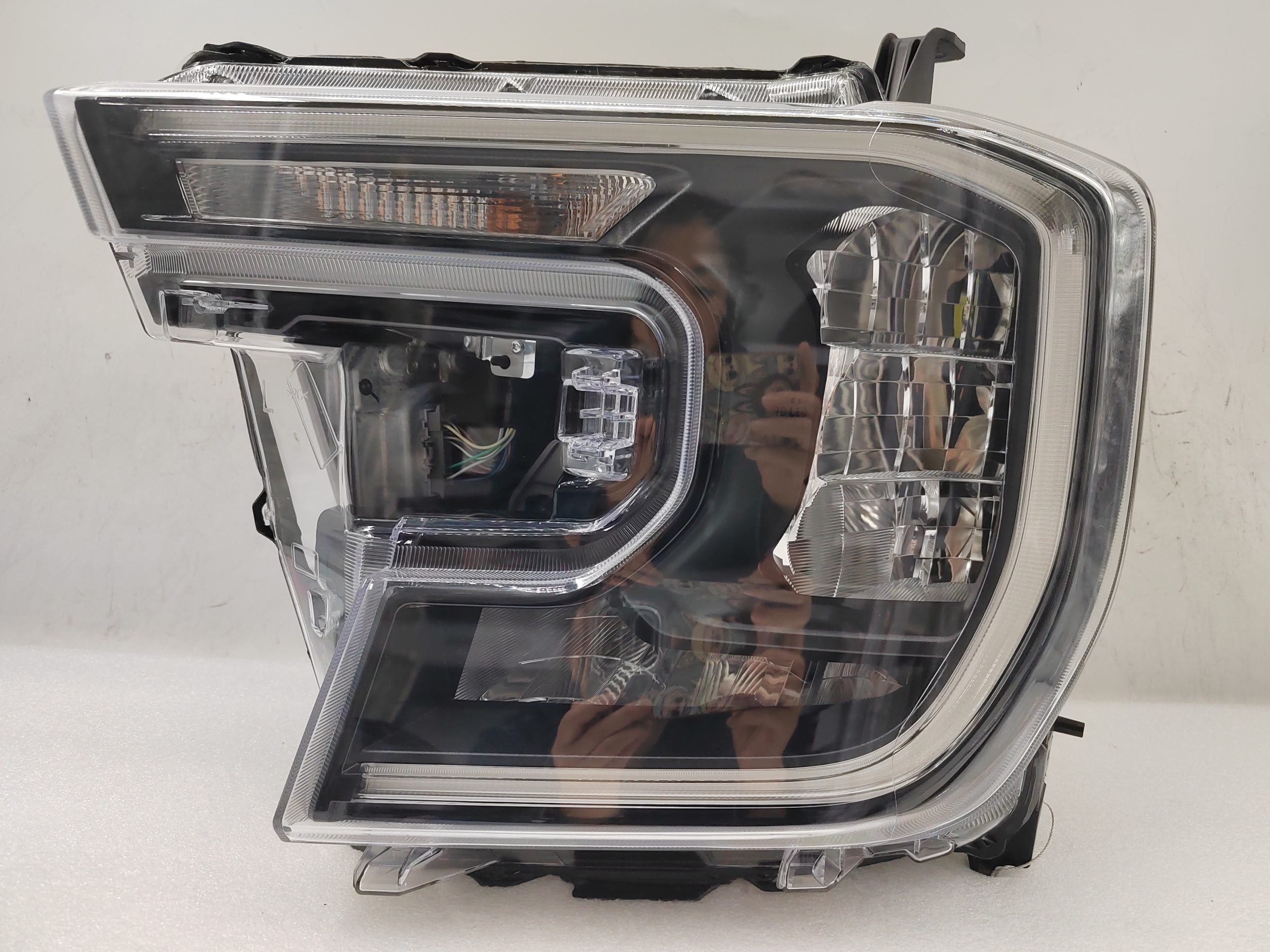 FORD EVEREST RANGER 2022-2024 LED L.H.S HEADLIGHT ASSEMBLY