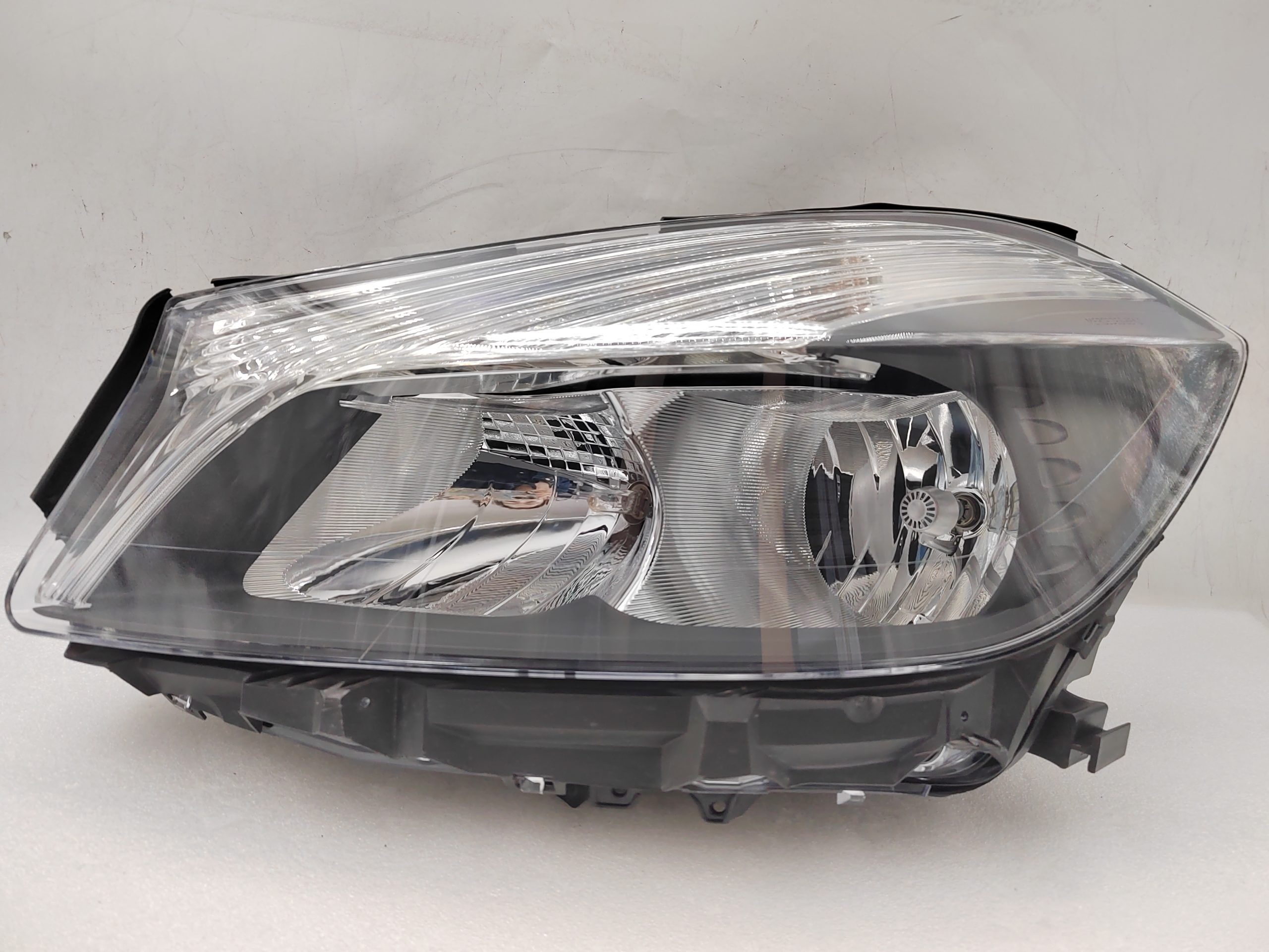 MERCEDES-BENZ A-CLASS W176 2013-2015 HALOGEN L.H.S HEADLIGHT ASSEMBLY