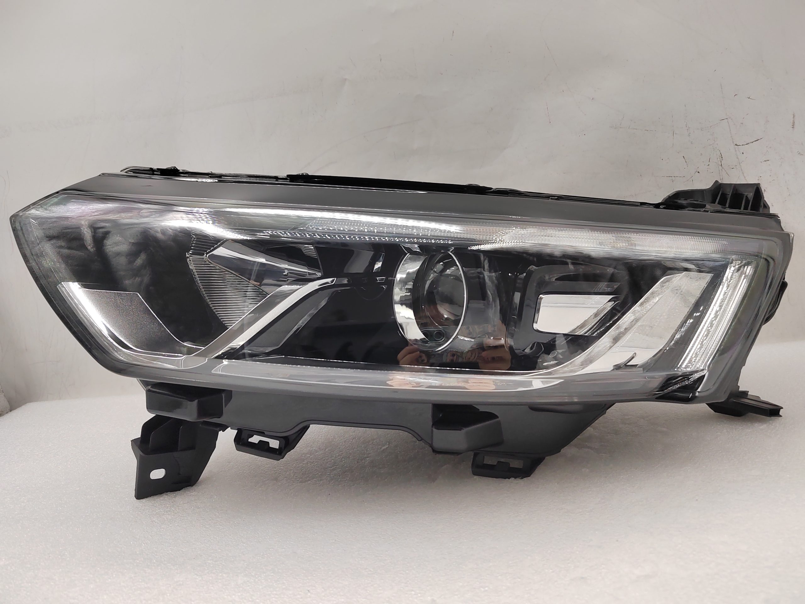 RENAULT KOLEOS 2016-2020 HALOGEN L.H.S HEADLIGHT ASSEMBLY