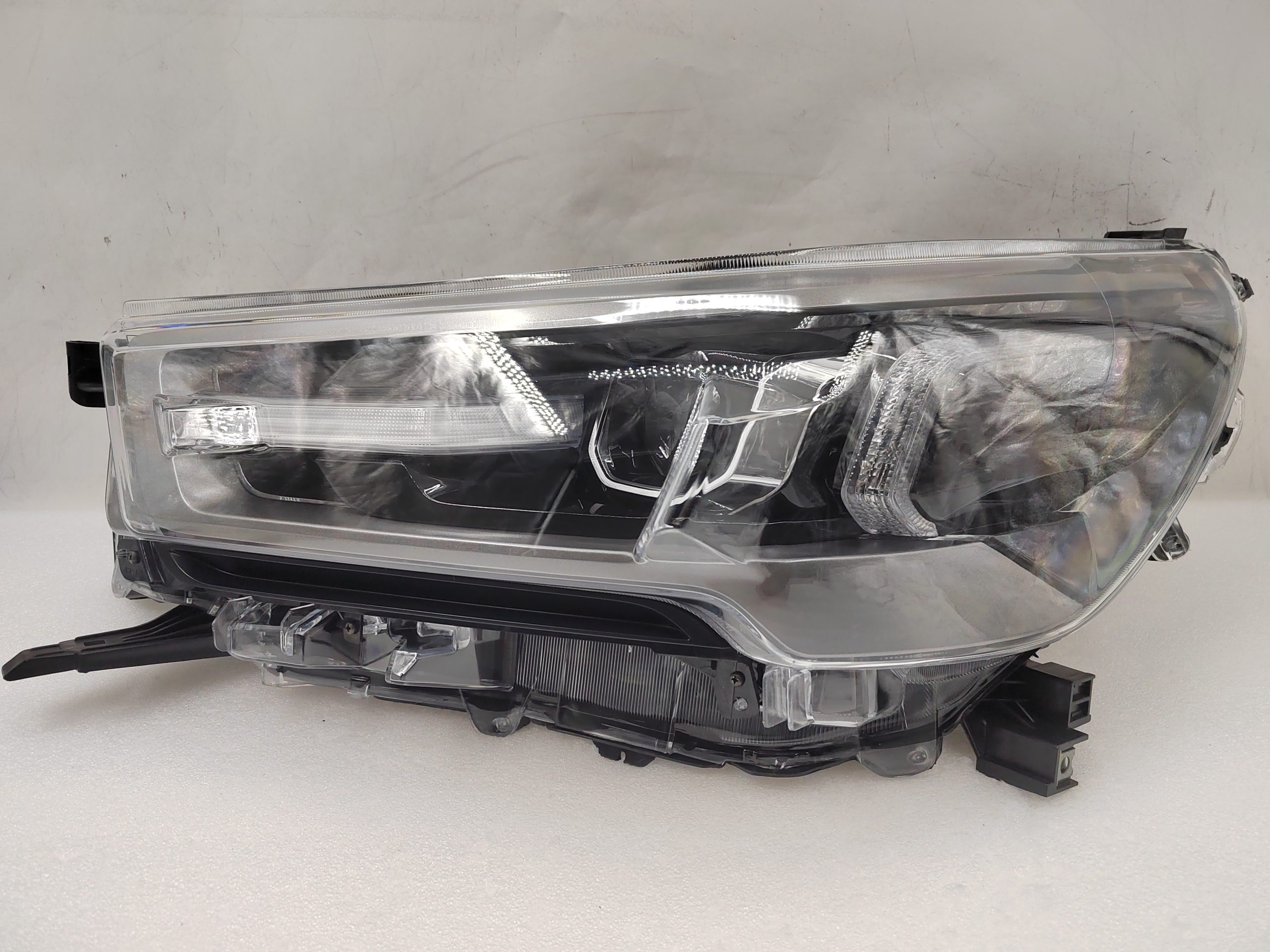 TOYOTA HILUX REVO 2020-2023 LED L.H.S HEADLIGHT ASSEMBLY