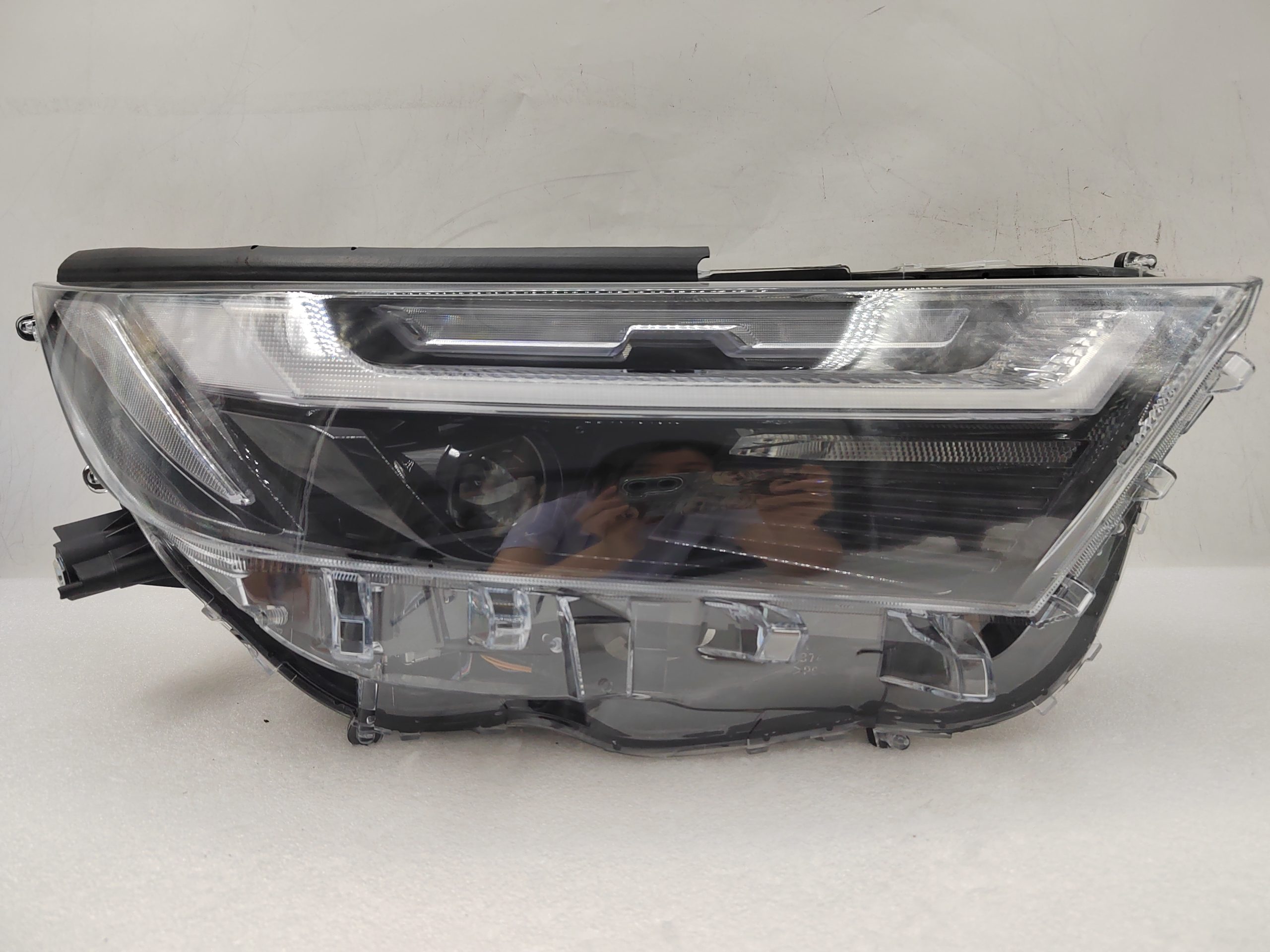 TOYOTA RAV4 2022-2023 LED R.H.S HEADLIGHT ASSEMBLY