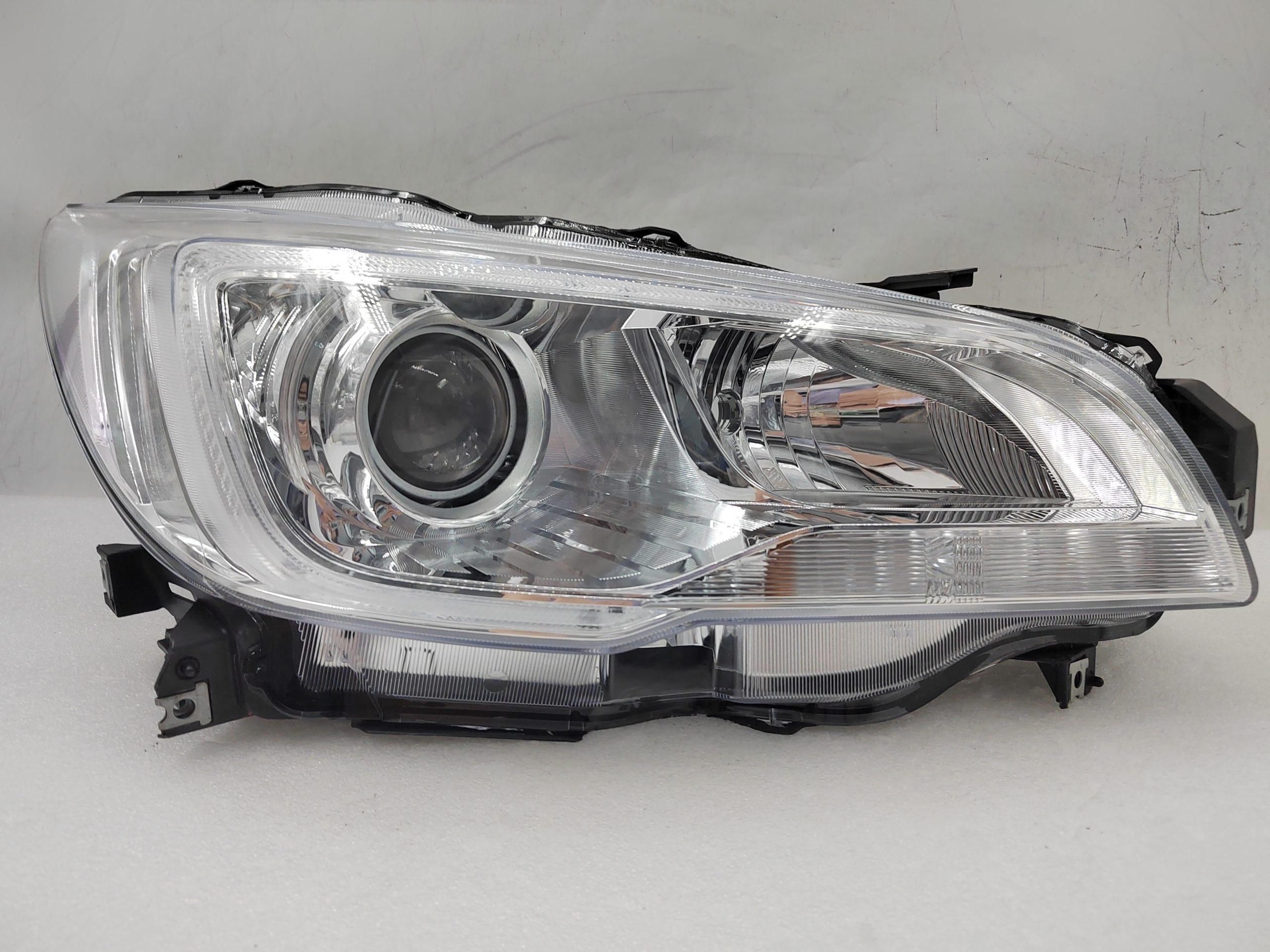 SUBARU LIBERTY OUTBACK 2015-2017 HALOGEN R.H.S HEADLIGHT ASSEMBLY