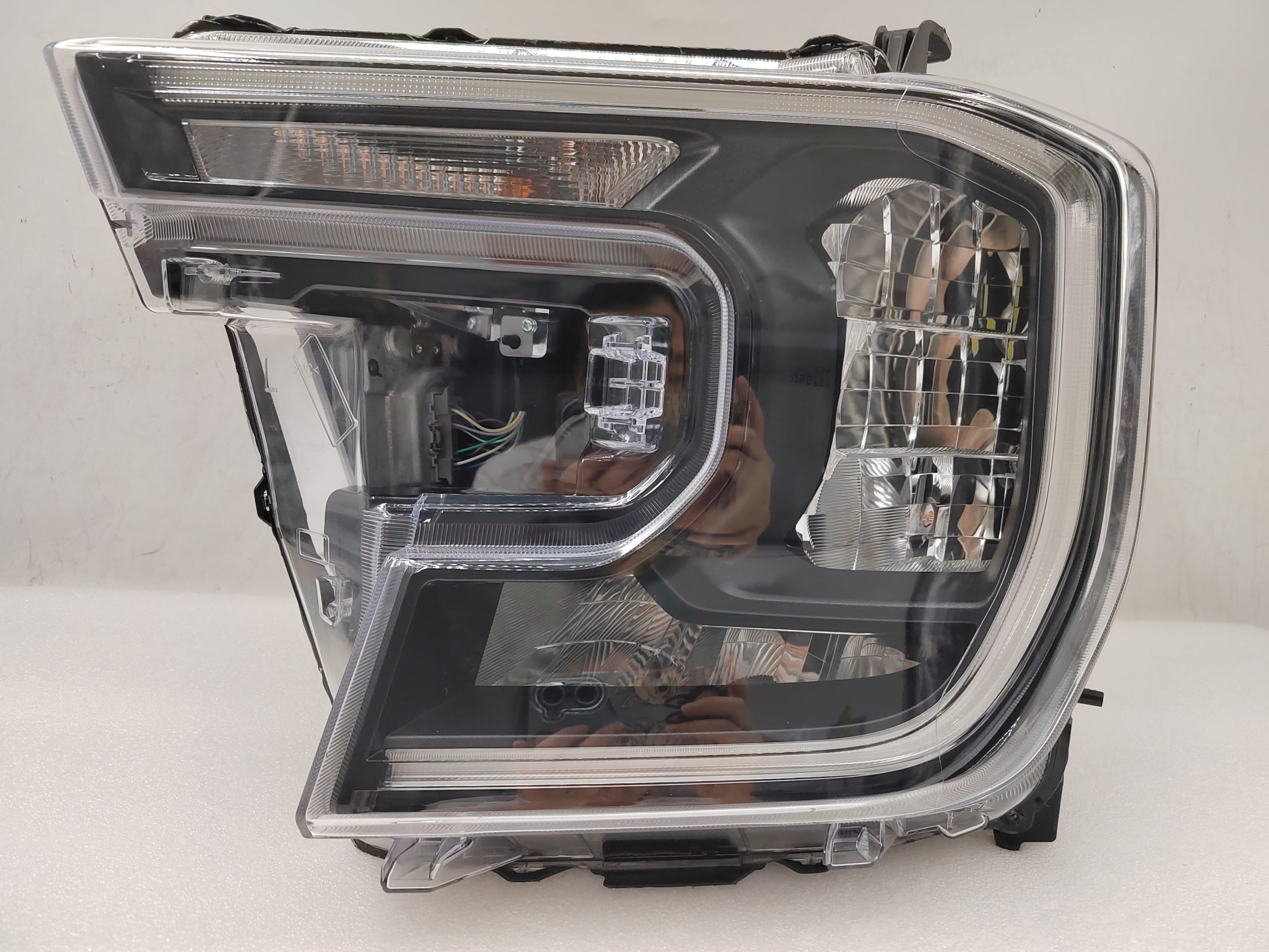 FORD EVEREST RANGER 2022-2024 LED L.H.S HEADLIGHT ASSEMBLY