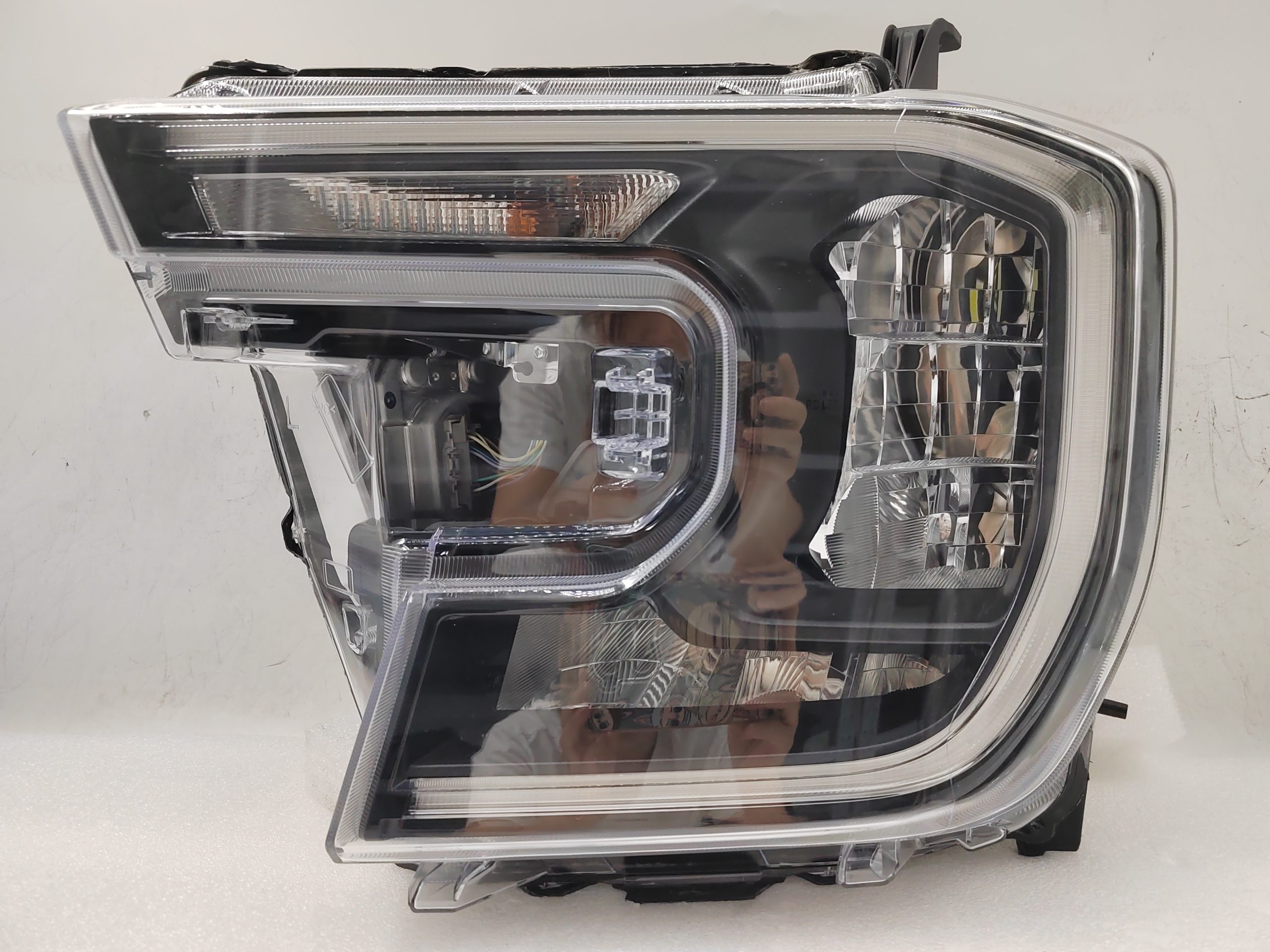 FORD EVEREST RANGER 2022-2024 LED L.H.S HEADLIGHT ASSEMBLY
