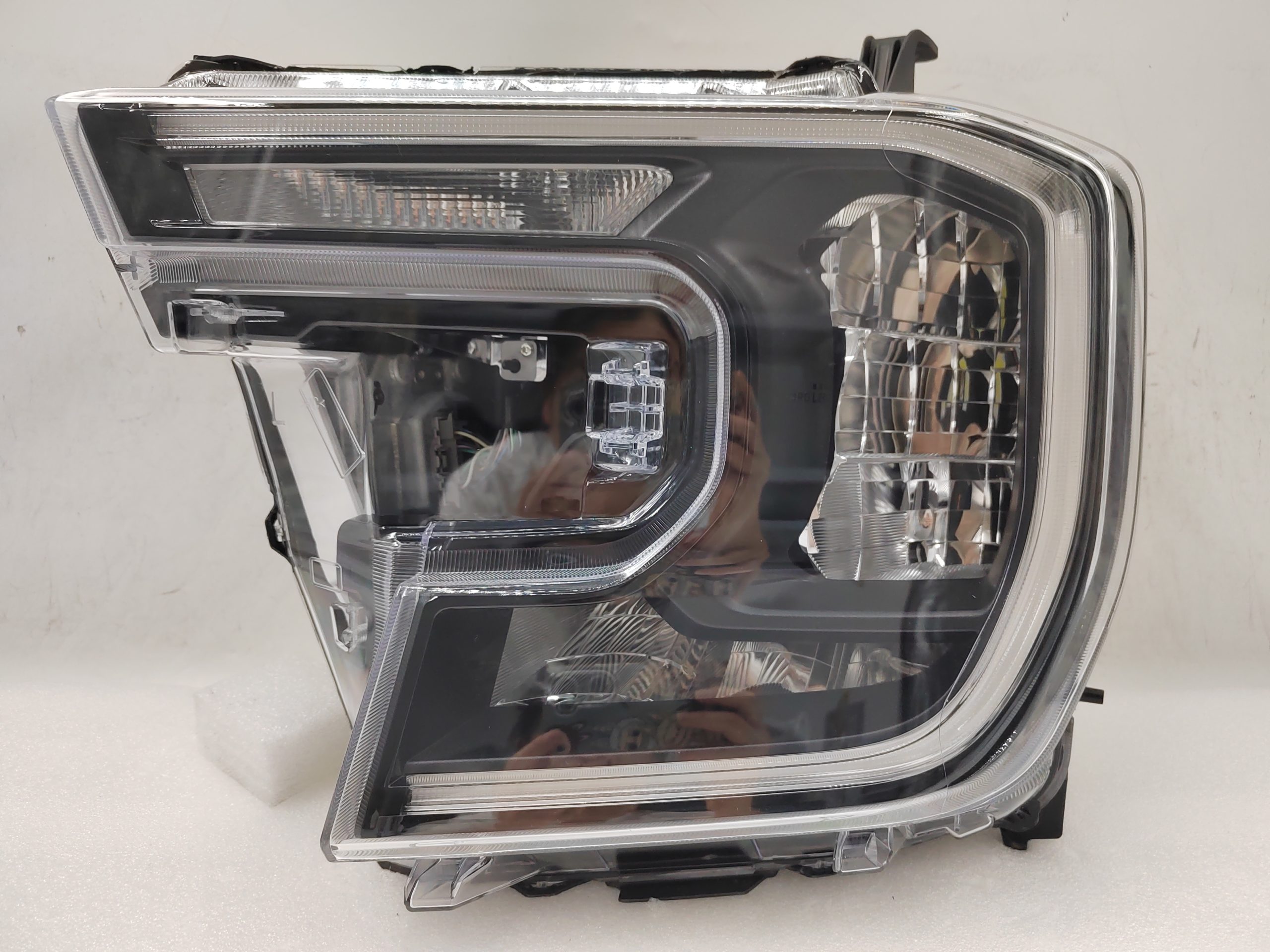 FORD EVEREST RANGER 2022-2024 LED L.H.S HEADLIGHT ASSEMBLY