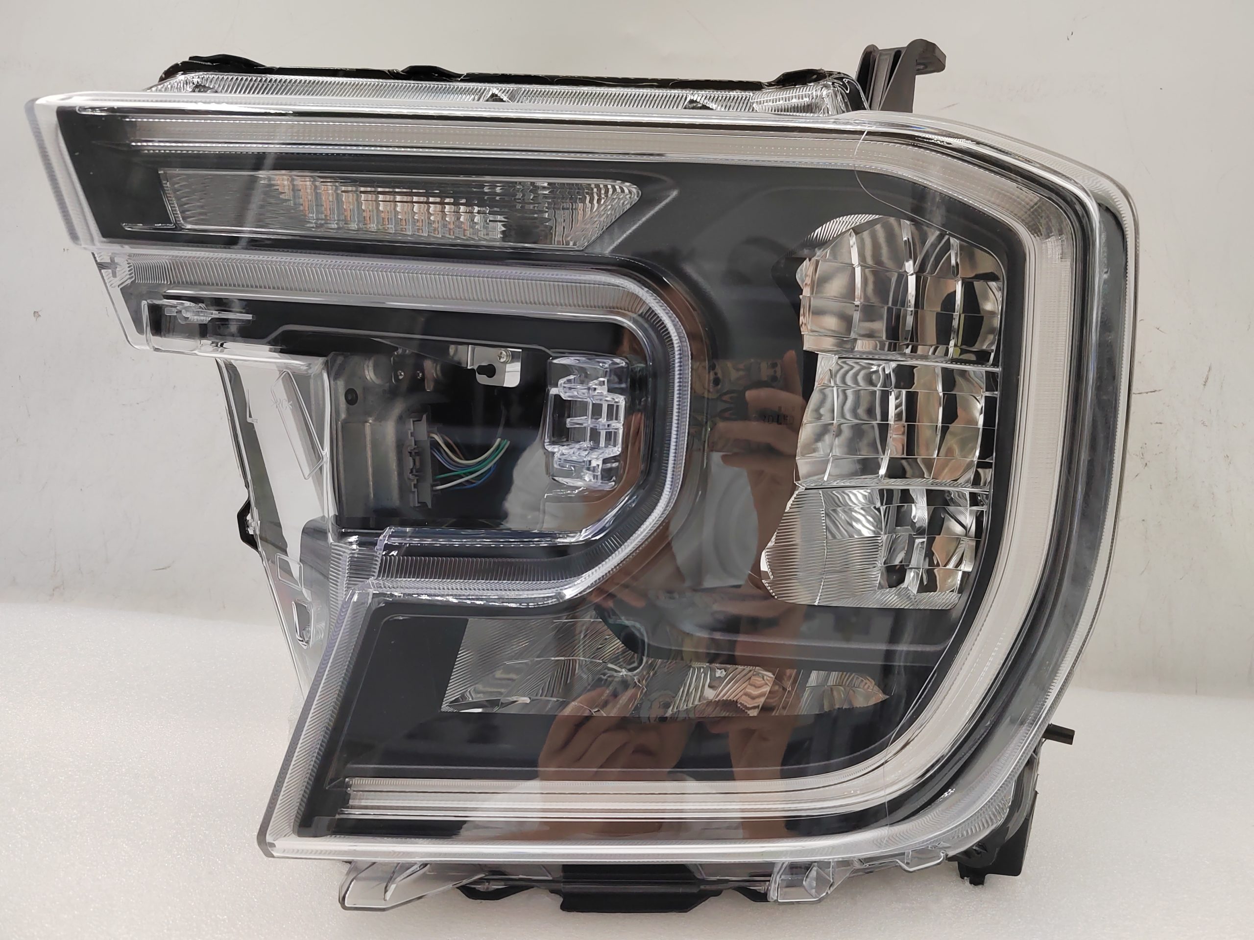 FORD EVEREST RANGER 2022-2024 LED L.H.S HEADLIGHT ASSEMBLY