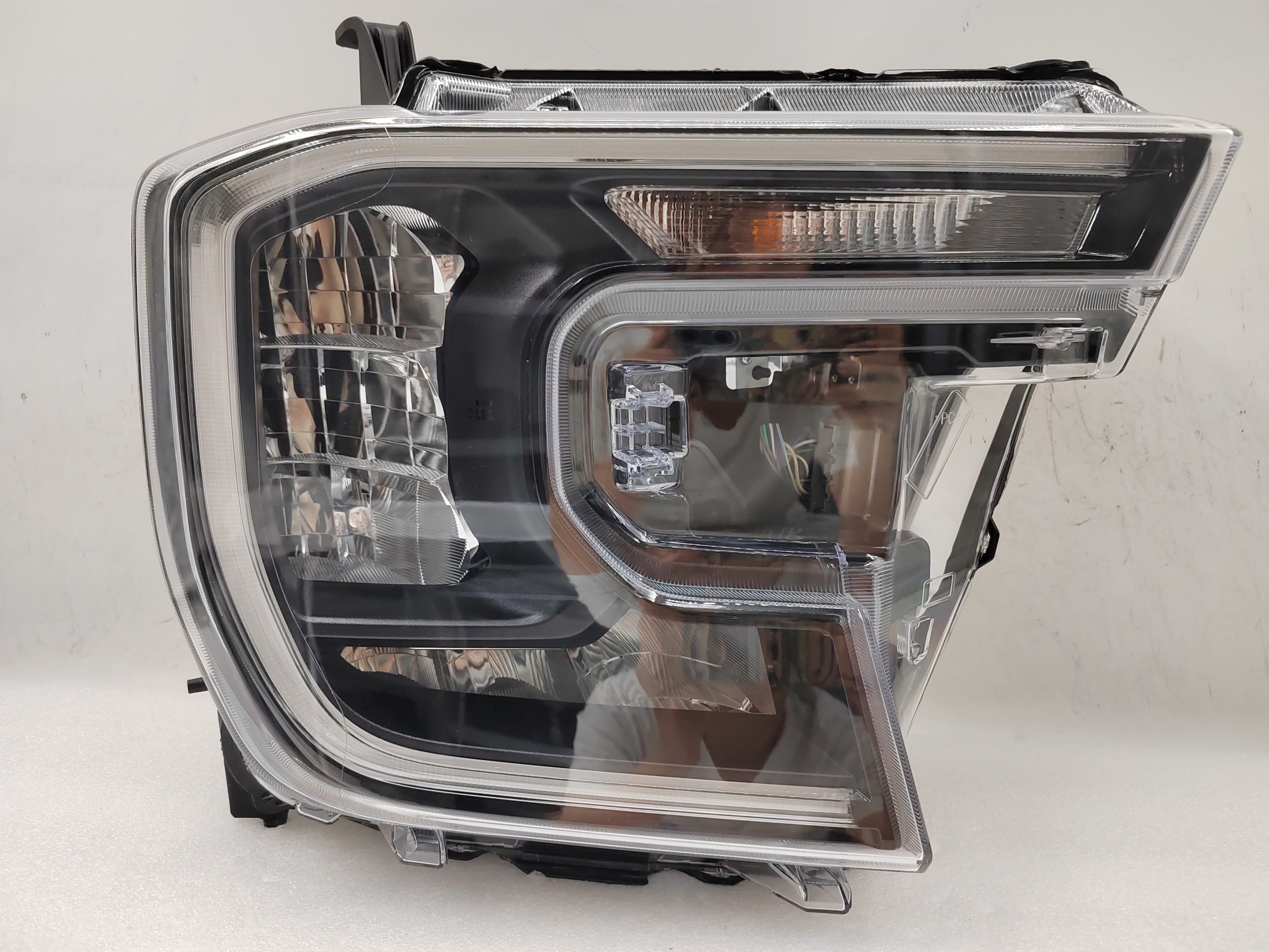 FORD EVEREST RANGER 2022-2024 LED R.H.S HEADLIGHT ASSEMBLY