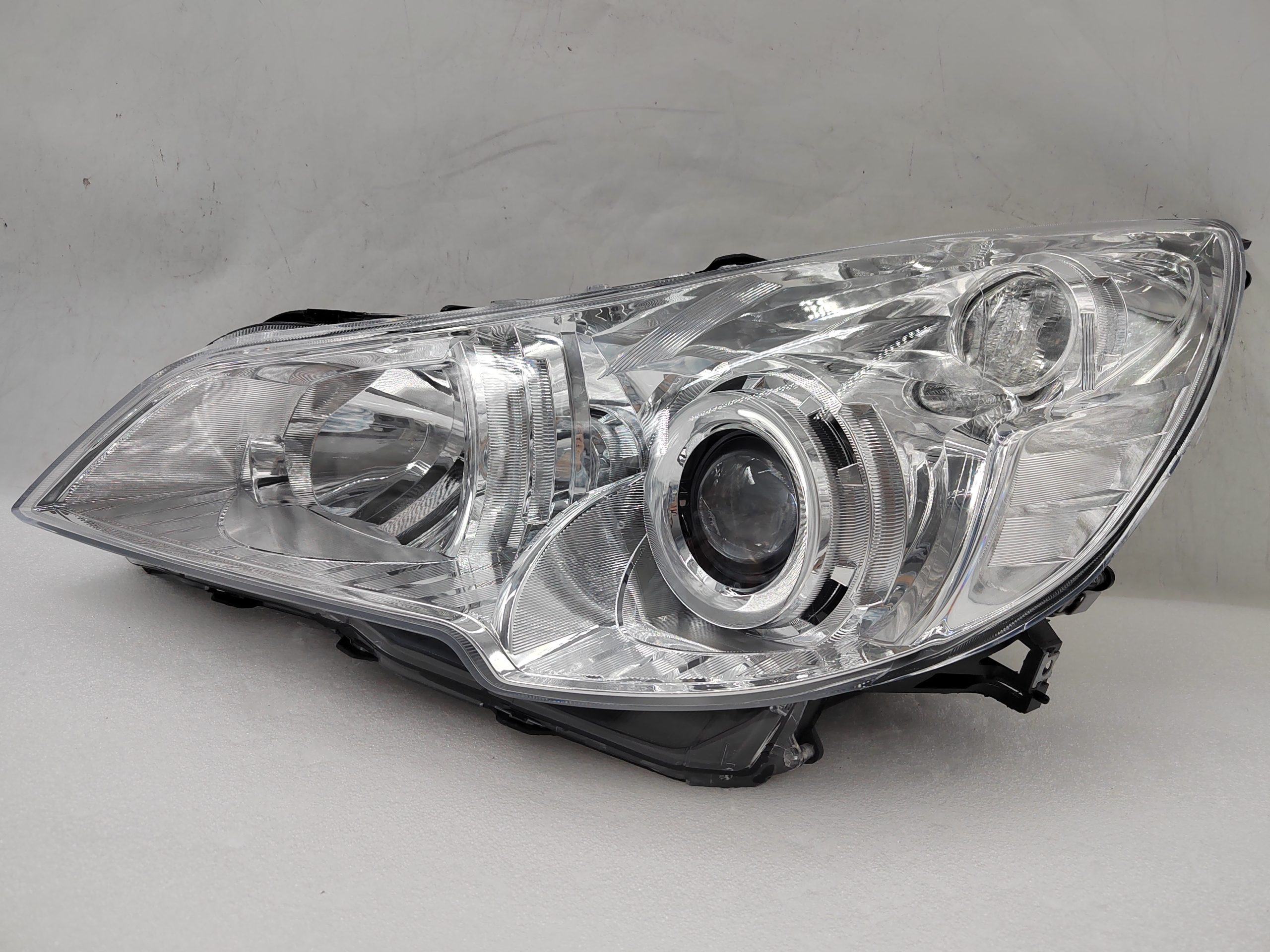 SUBARU OUTBACK 2010-2012 HALOGEN L.H.S HEADLIGHT ASSEMBLY