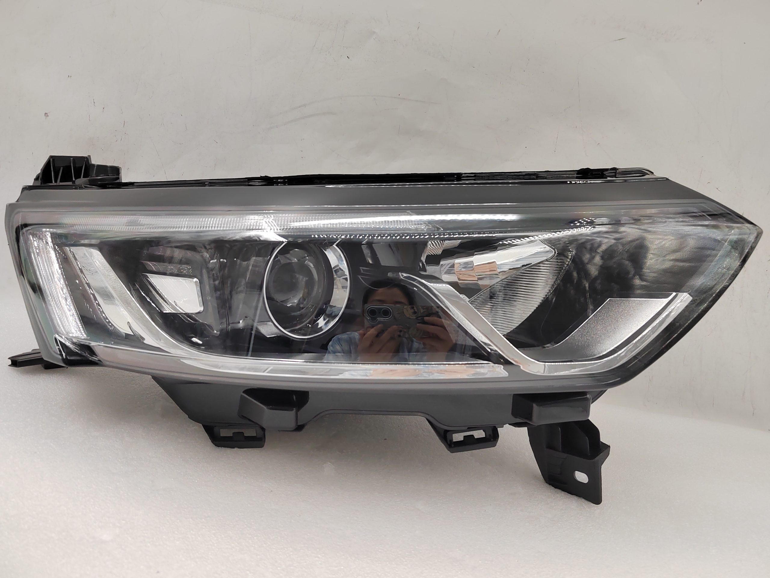 RENAULT KOLEOS 2016-2020 HALOGEN R.H.S HEADLIGHT ASSEMBLY