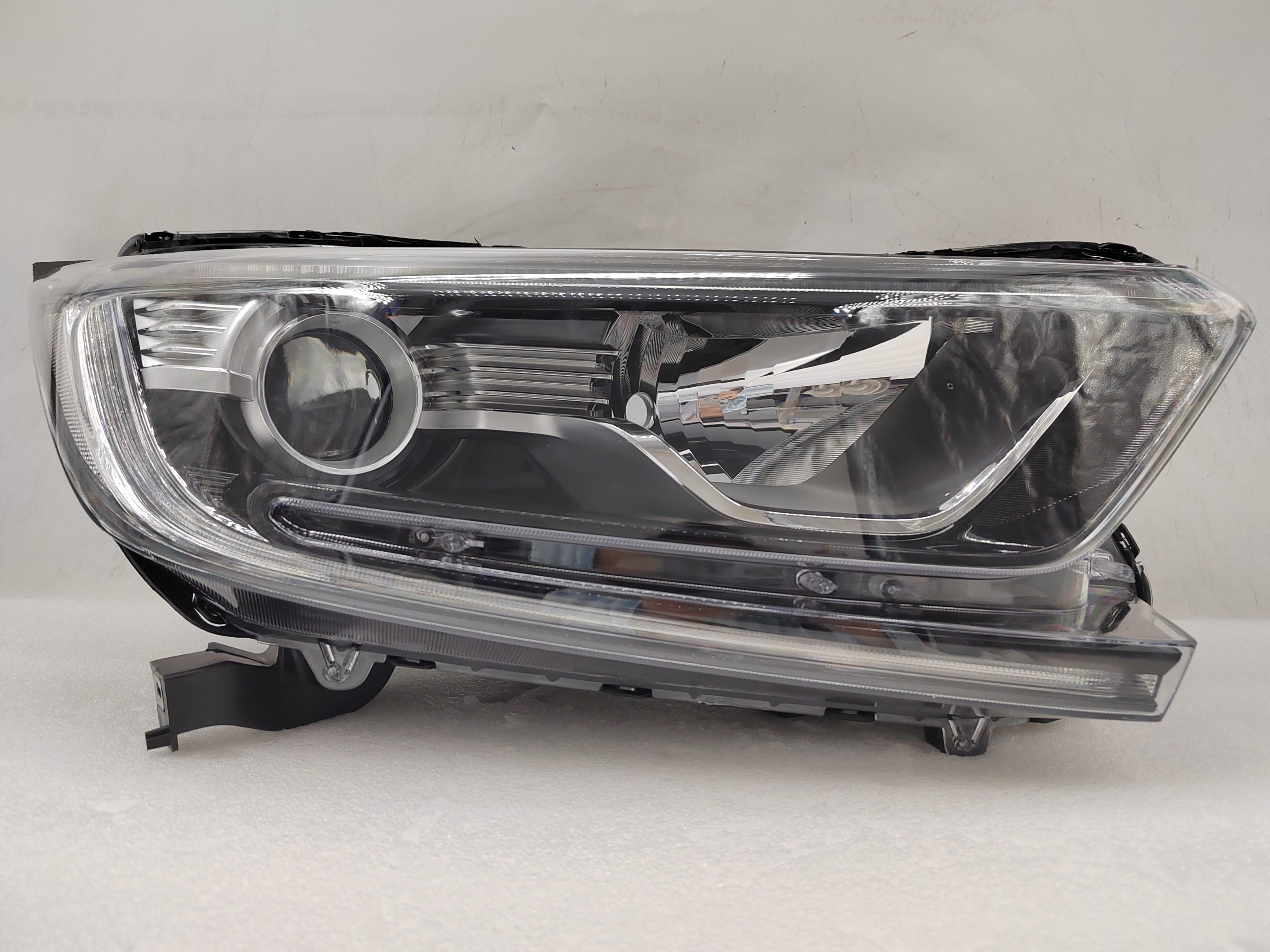 HONDA CR-V 2017-2022 HALOGEN R.H.S HEADLIGHT ASSEMBLY