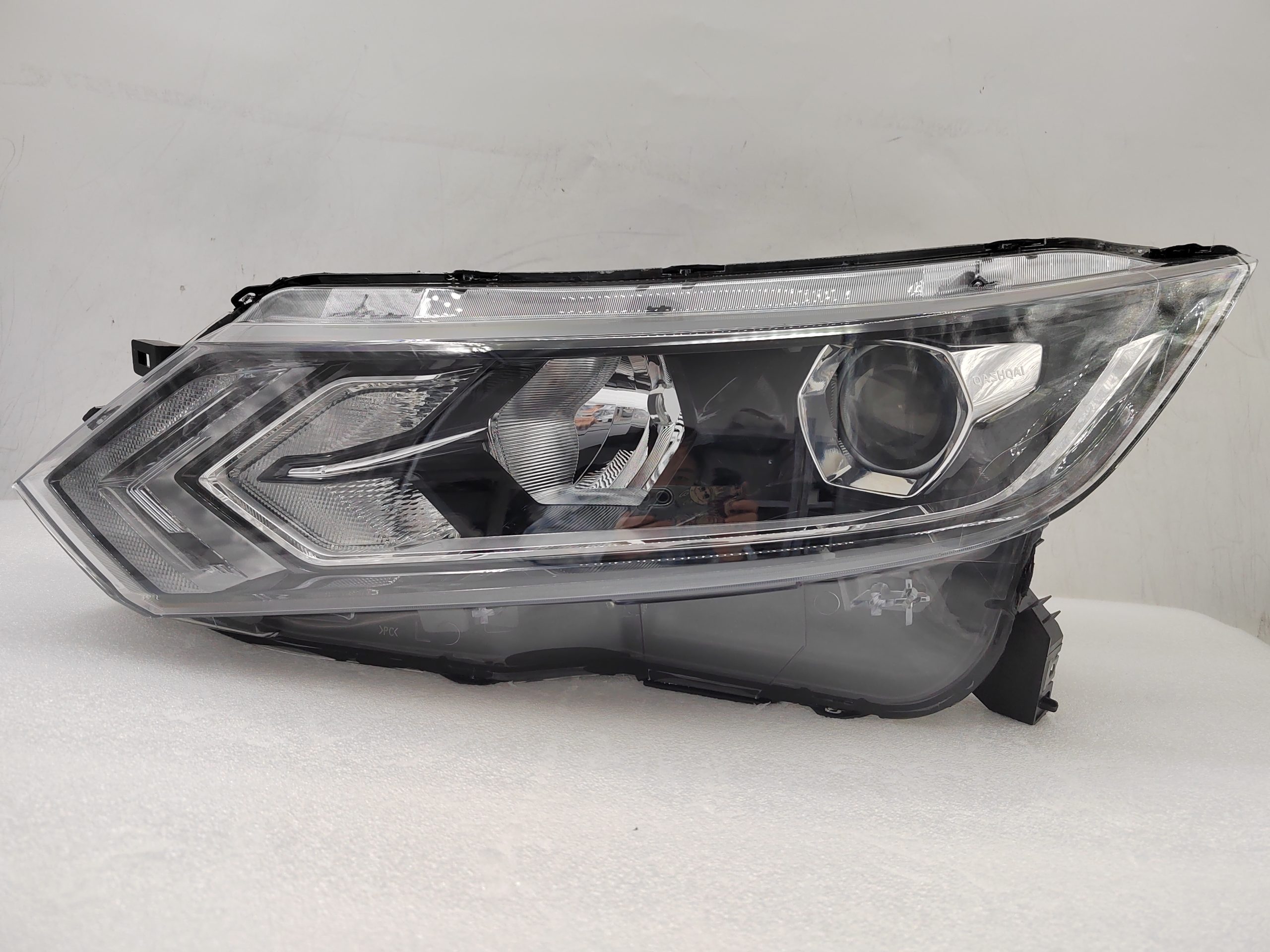 NISSAN QASHQAI J11 2017-2020 HALOGEN L.H.S HEADLIGHT ASSEMBLY