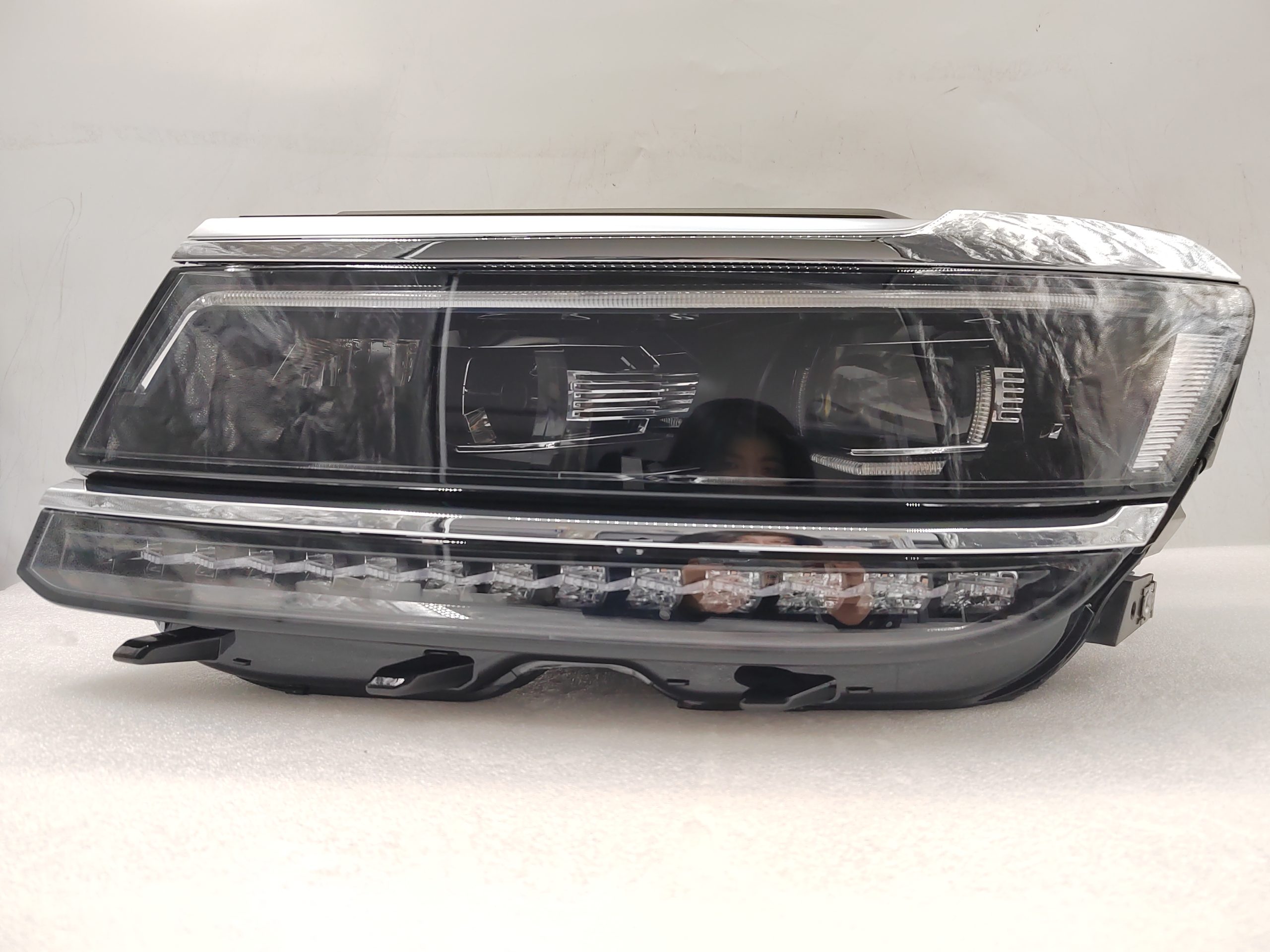 VOLKSWAGEN TIGUAN 2017-2020 LED L.H.S HEADLIGHT ASSEMBLY