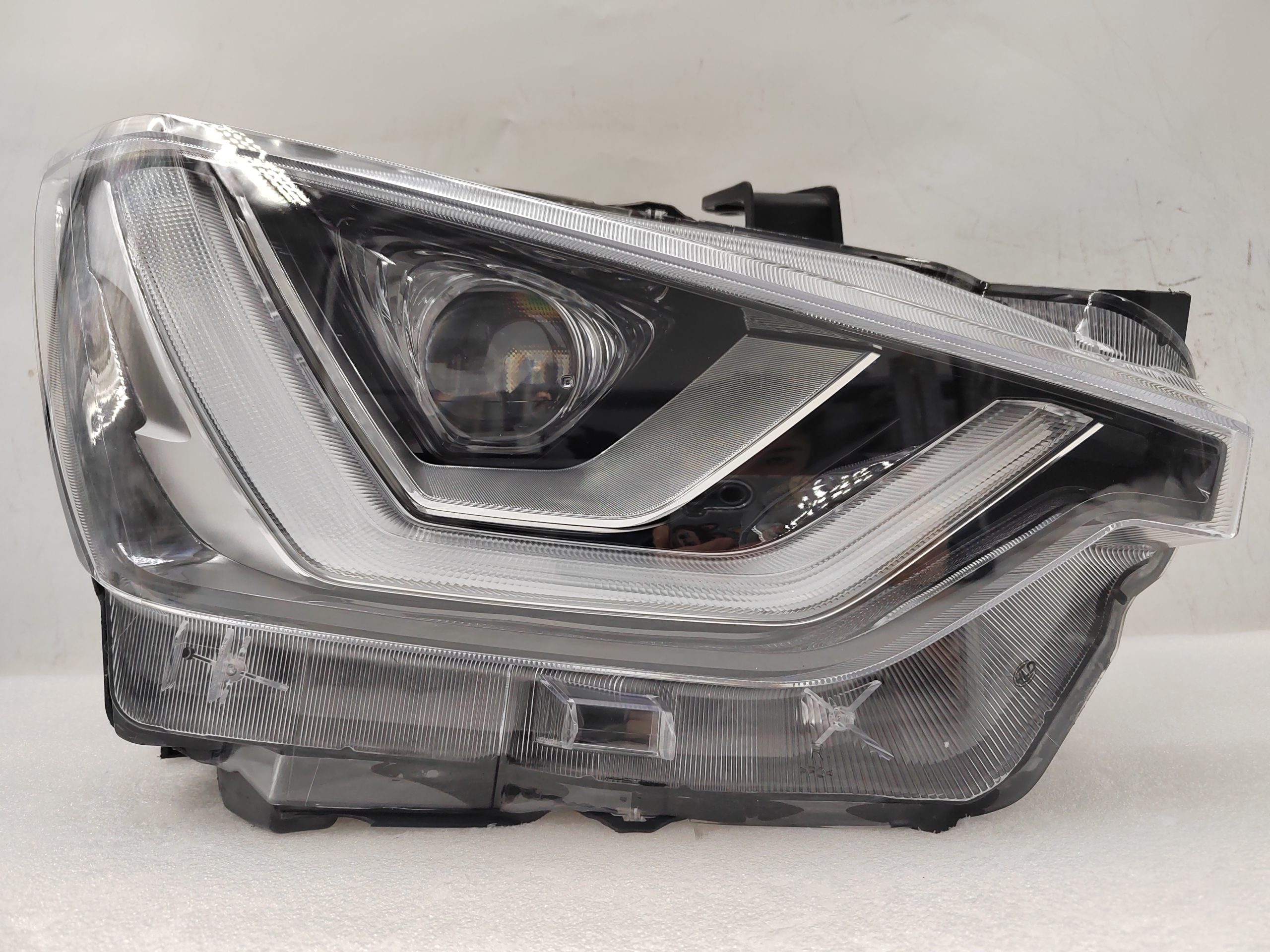 ISUZU D-MAX 2020-2023 LED R.H.S HEADLIGHT ASSEMBLY