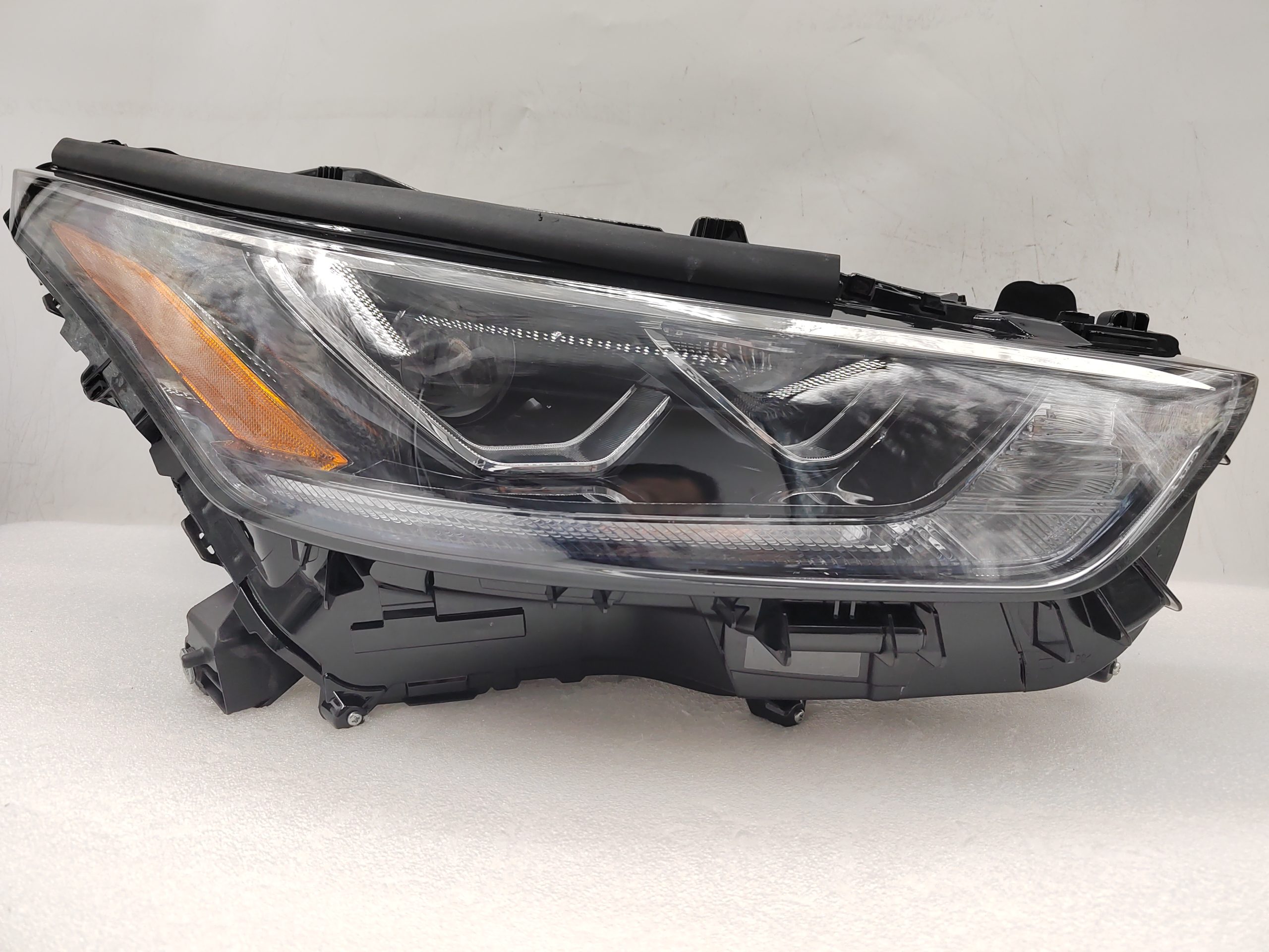 TOYOTA KLUGER 2020-2023 LED R.H.S HEADLIGHT ASSEMBLY
