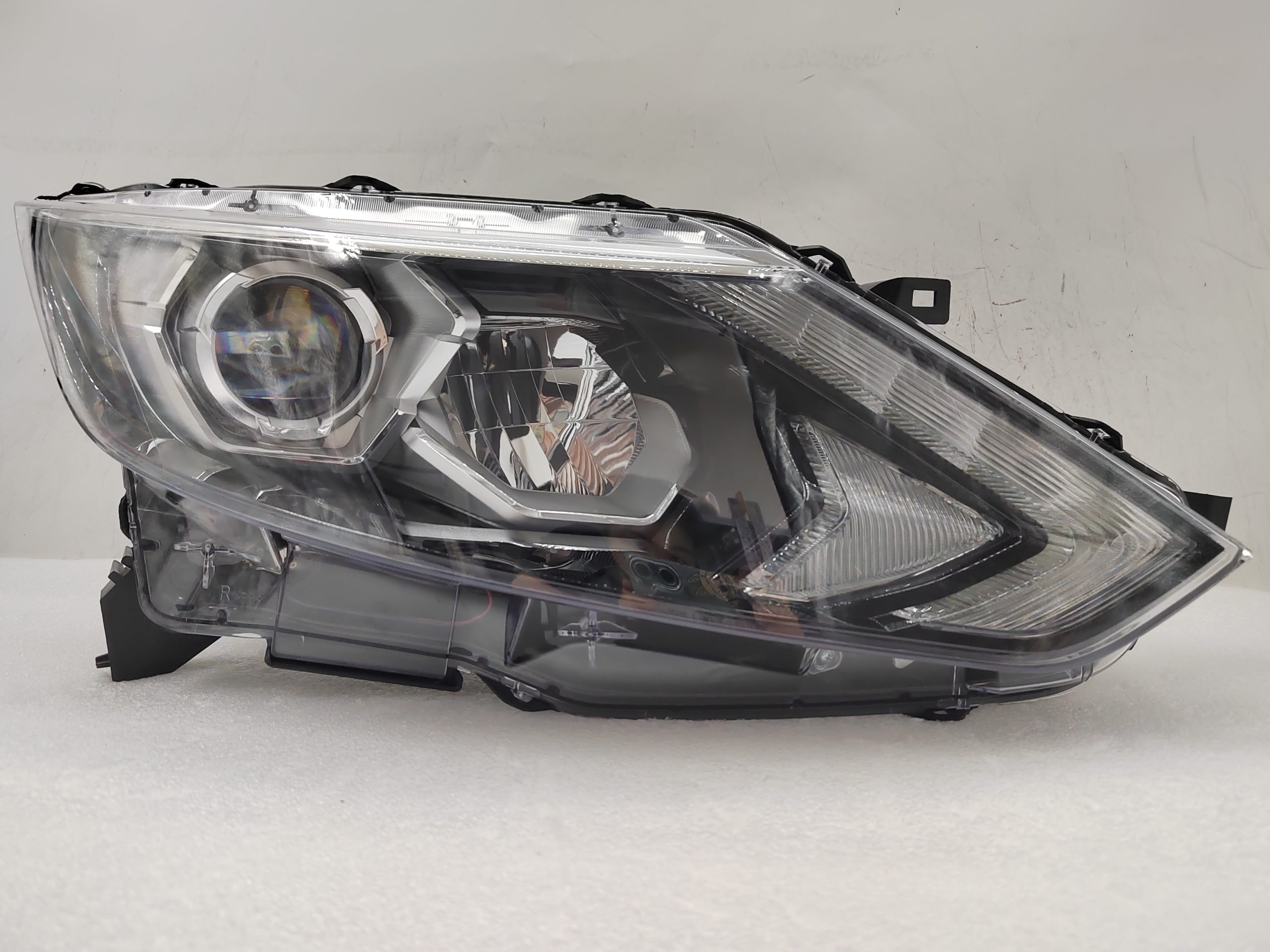 NISSAN QASHQAI J11 2014-2016 LED R.H.S HEADLIGHT ASSEMBLY