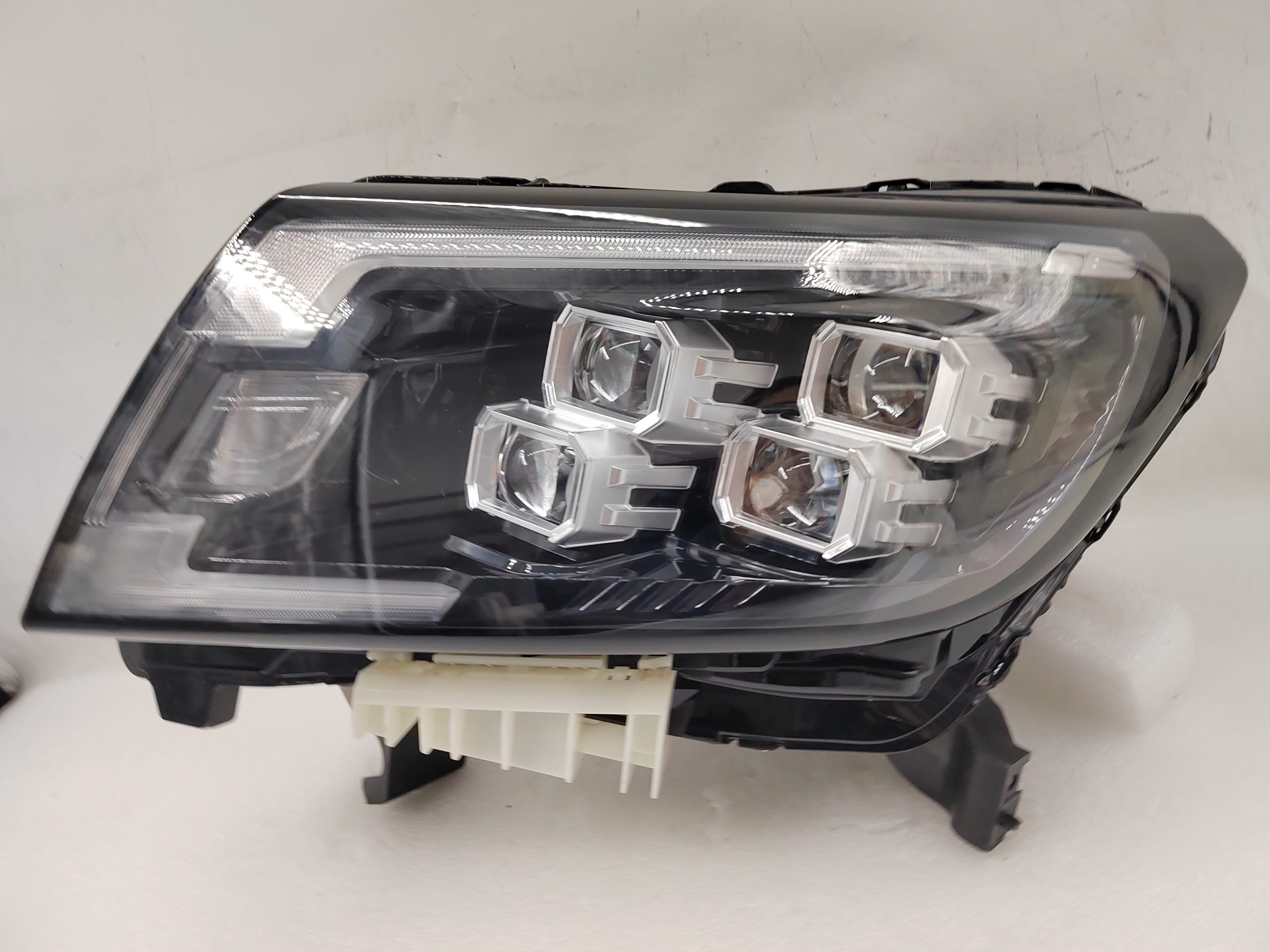 NISSAN NAVARA 2021-2023 LED L.H.S HEADLIGHT ASSEMBLY