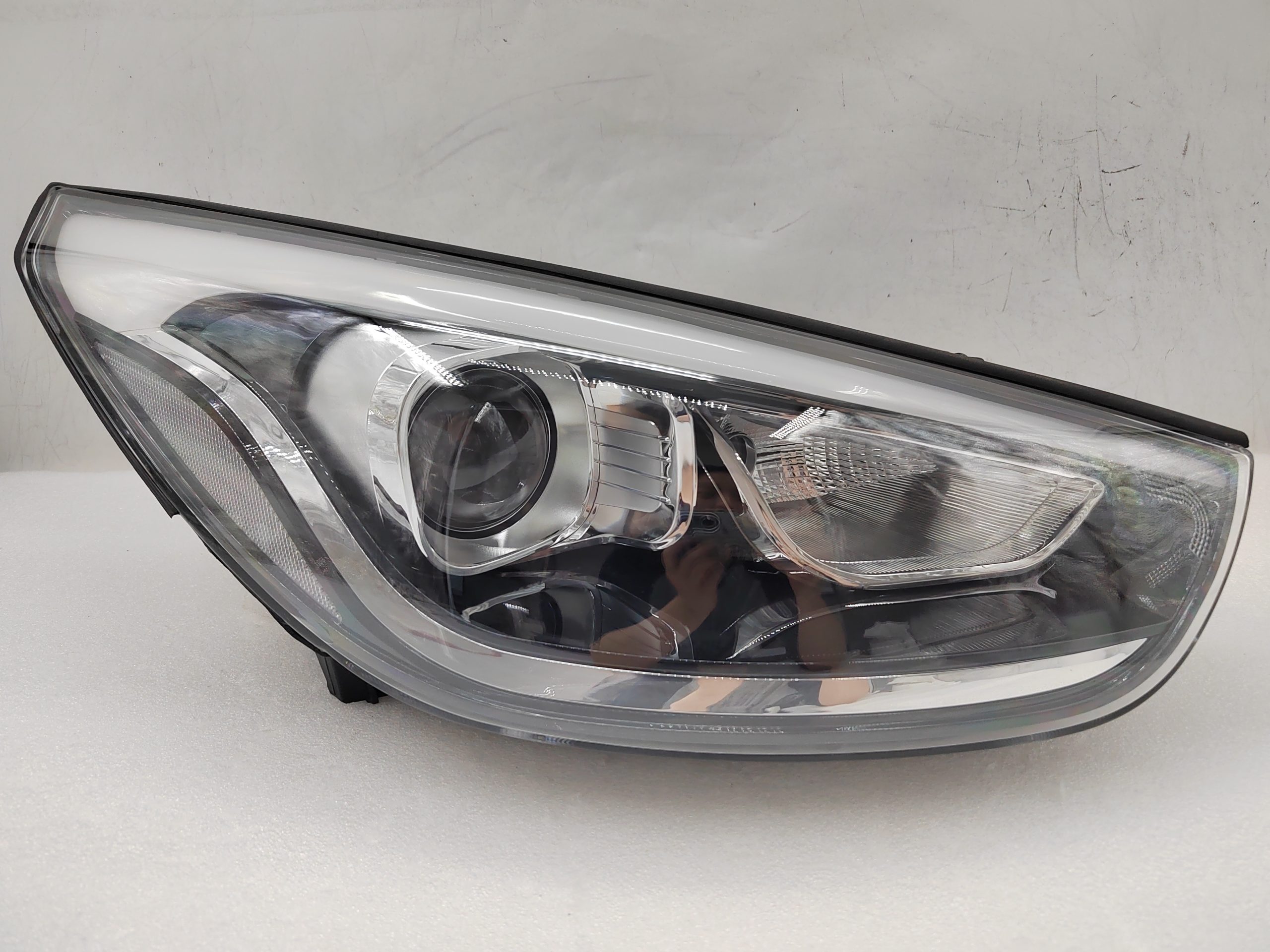 HYUNDAI IX35 SE 2013-2015 HALOGEN R.H.S HEADLIGHT ASSEMBLY