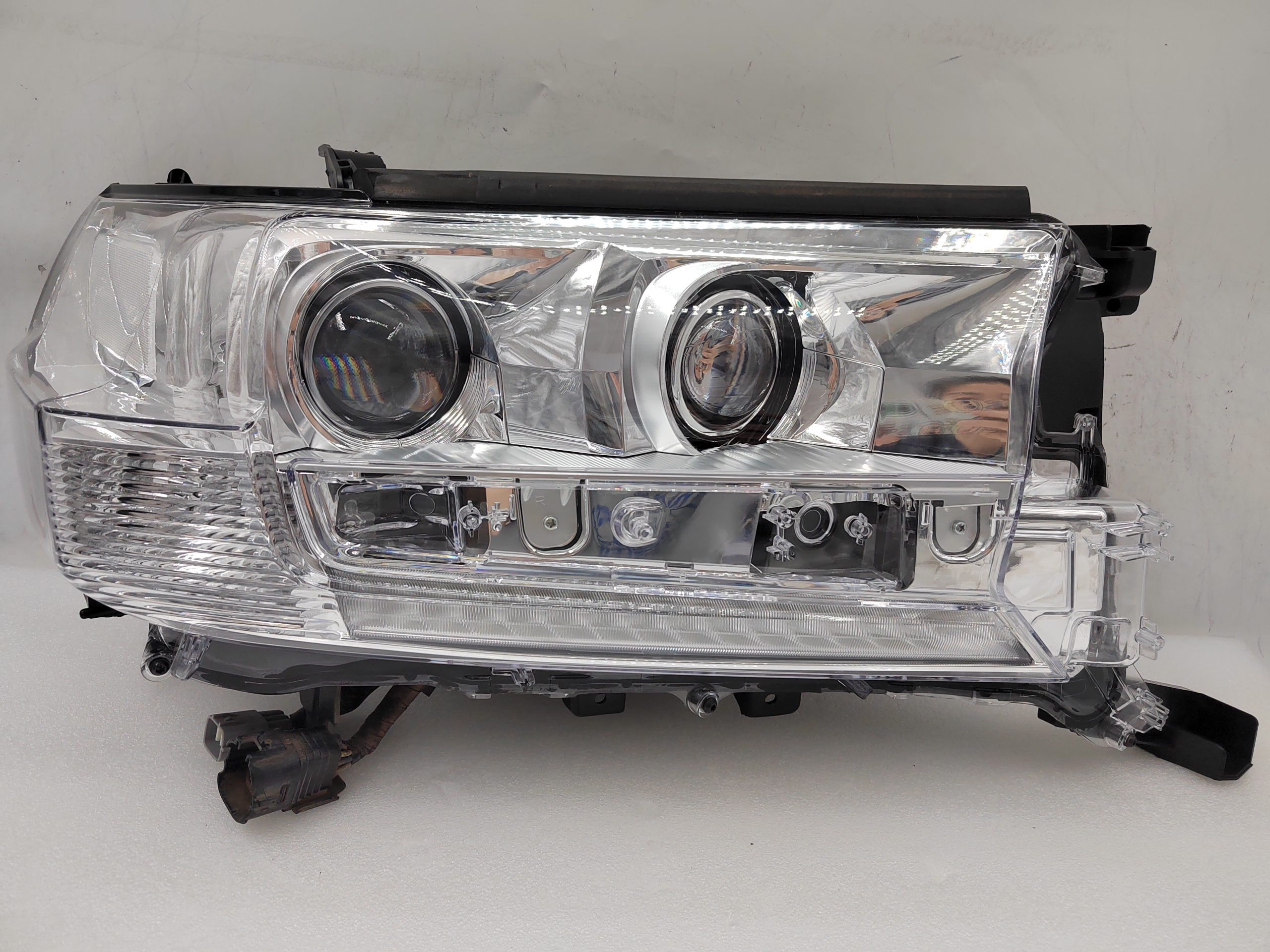 TOYOTA LANDCRUISER 200 SERIES VDJ200R 2016-2021 FULL LED R.H.S HEADLIGHT ASSEMBLY
