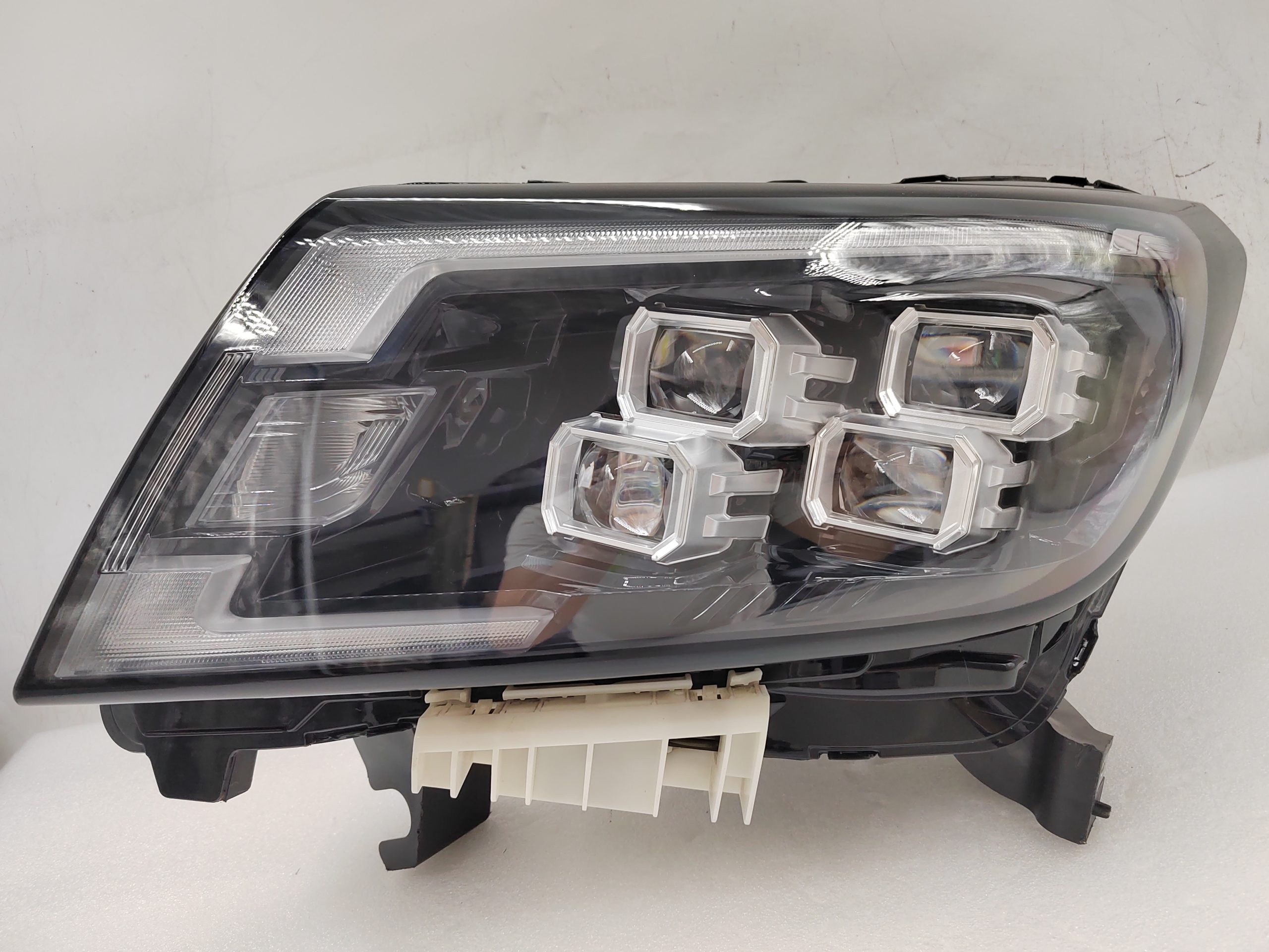 NISSAN NAVARA 2021-2023 LED L.H.S HEADLIGHT ASSEMBLY