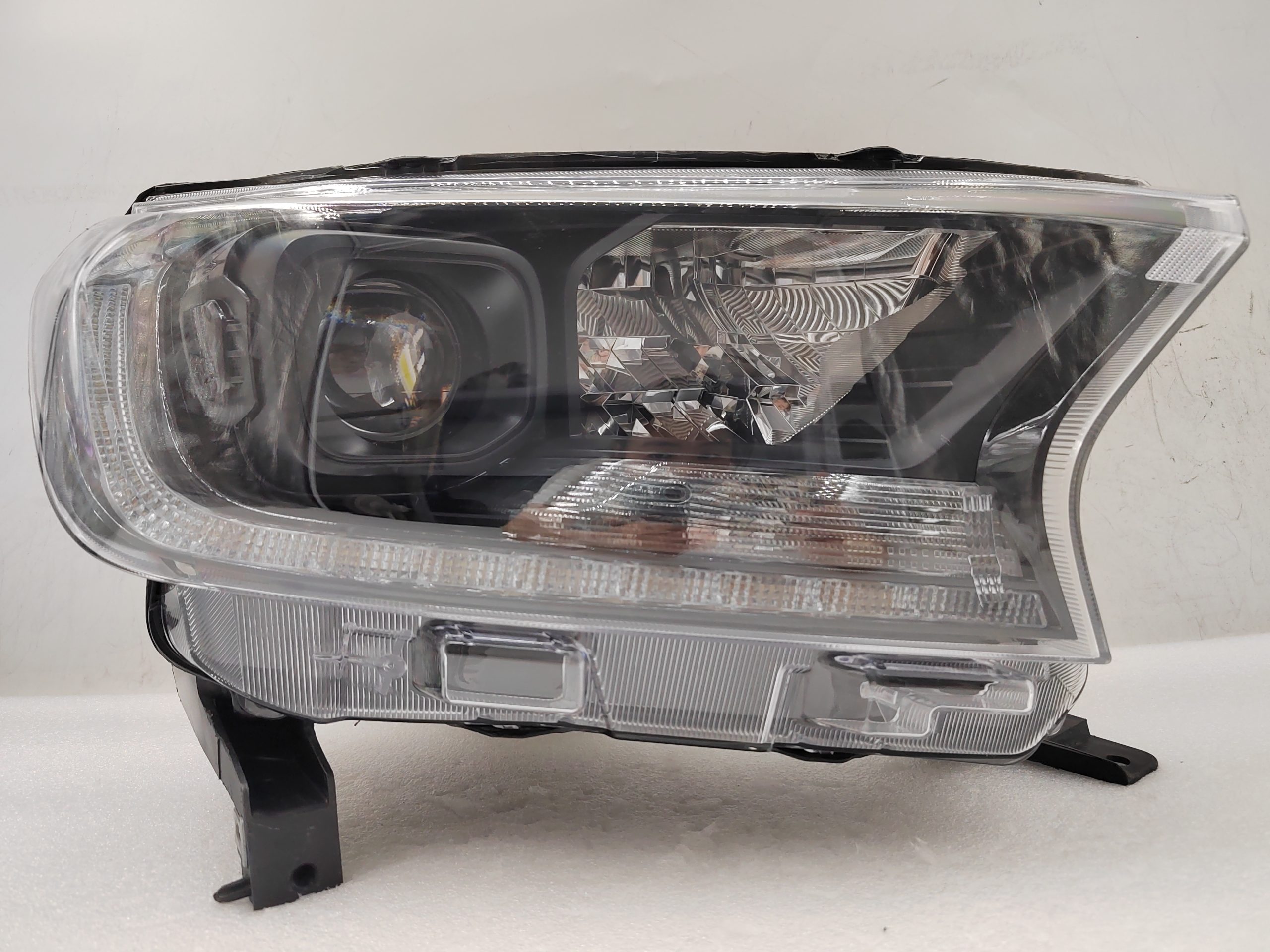 FORD EVEREST RANGER 2020-2021 LED R.H.S HEADLIGHT ASSEMBLY