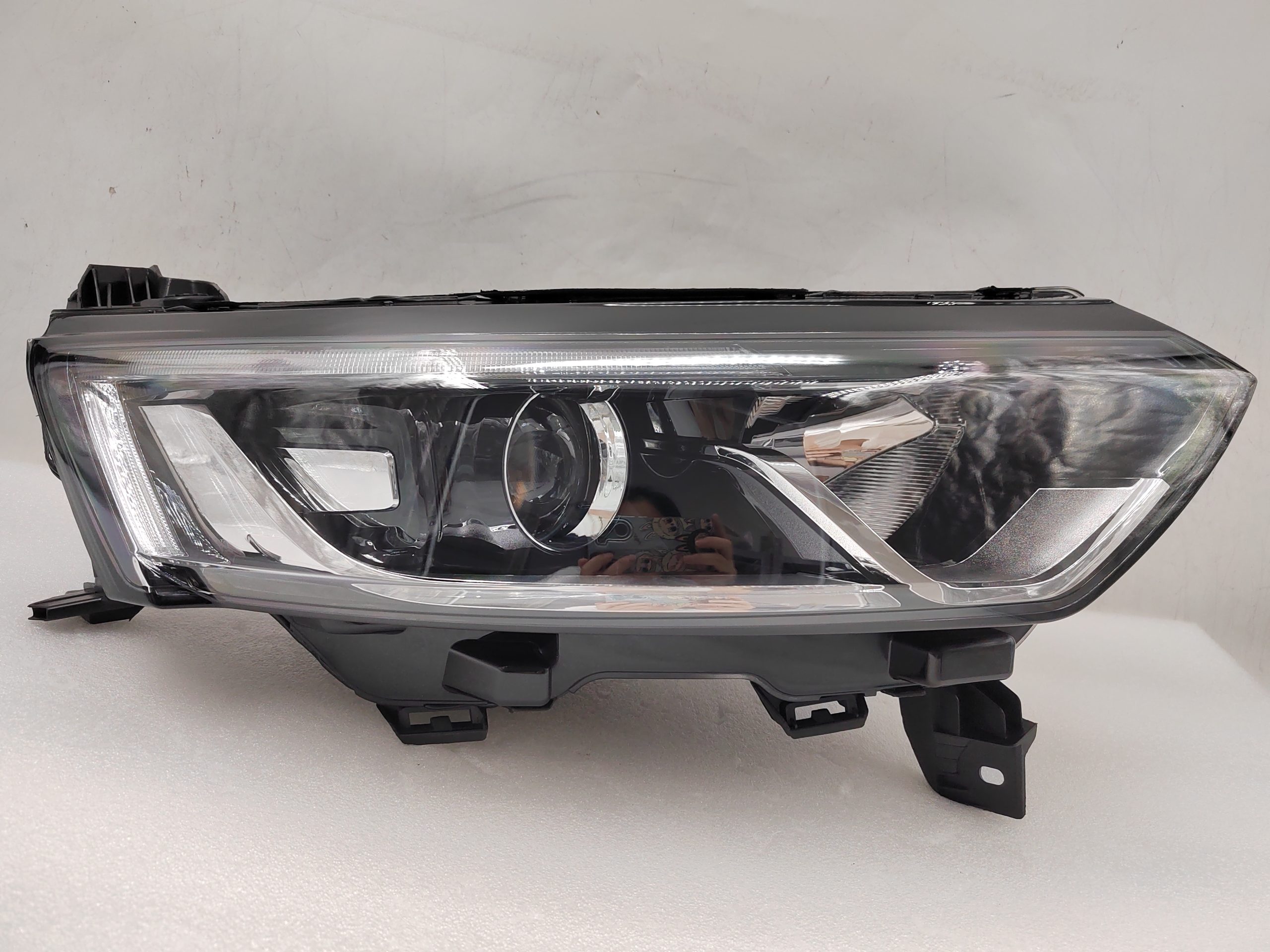 RENAULT KOLEOS 2016-2020 HALOGEN R.H.S HEADLIGHT ASSEMBLY