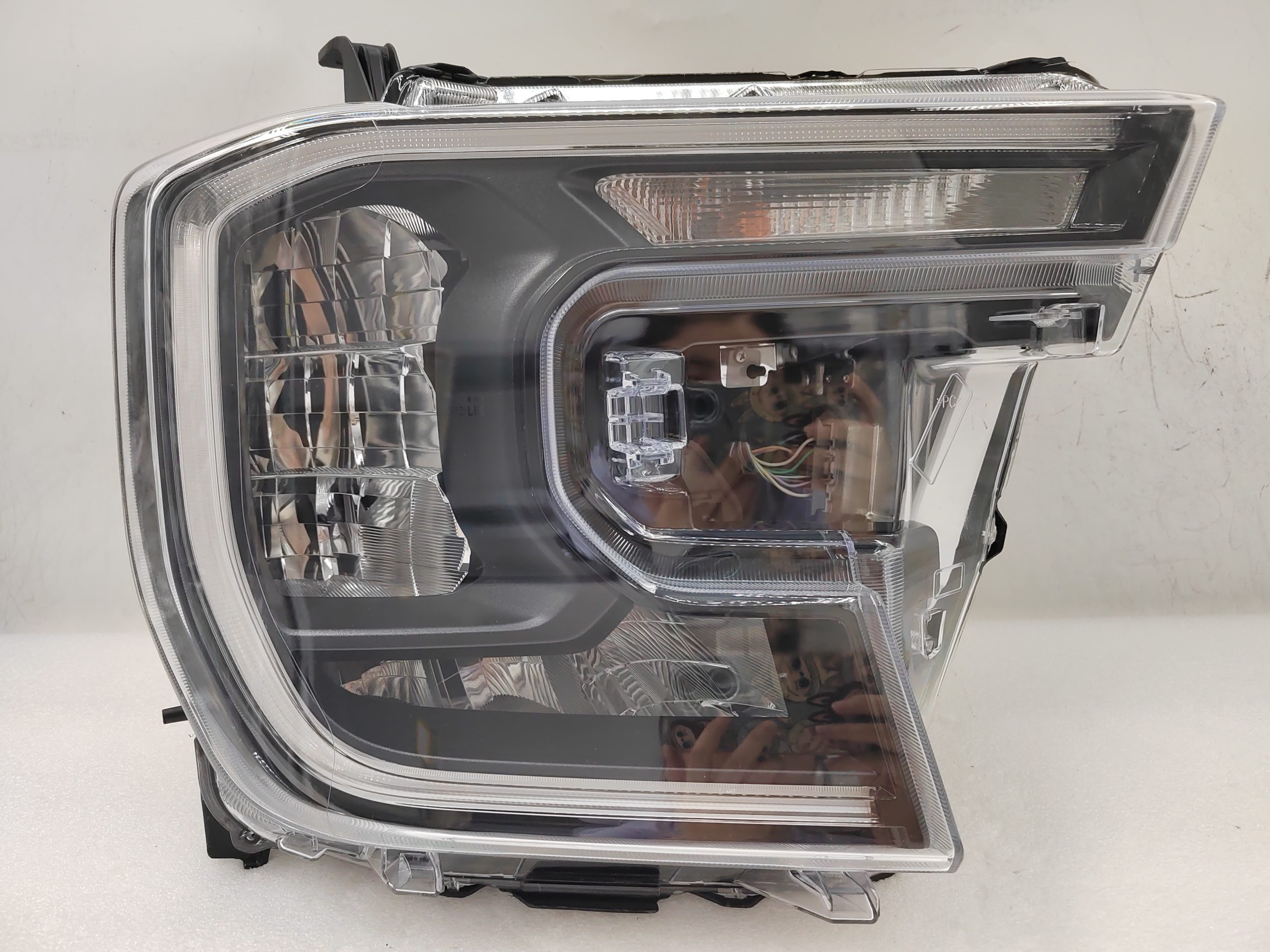 FORD EVEREST RANGER 2022-2024 LED R.H.S HEADLIGHT ASSEMBLY