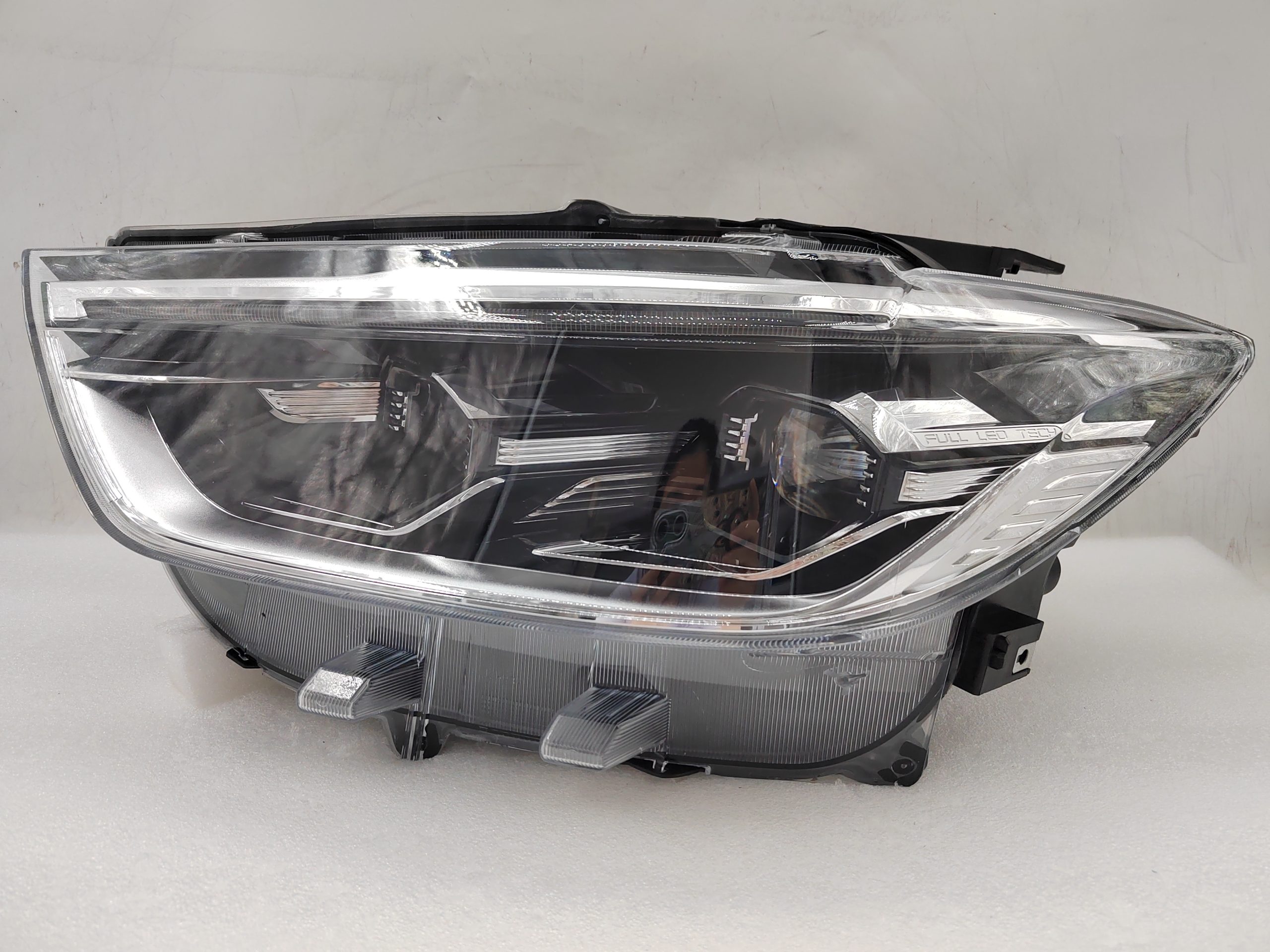 MAXUS LDV D90 2022-2024 LED L.H.S HEADLIGHT ASSEMBLY