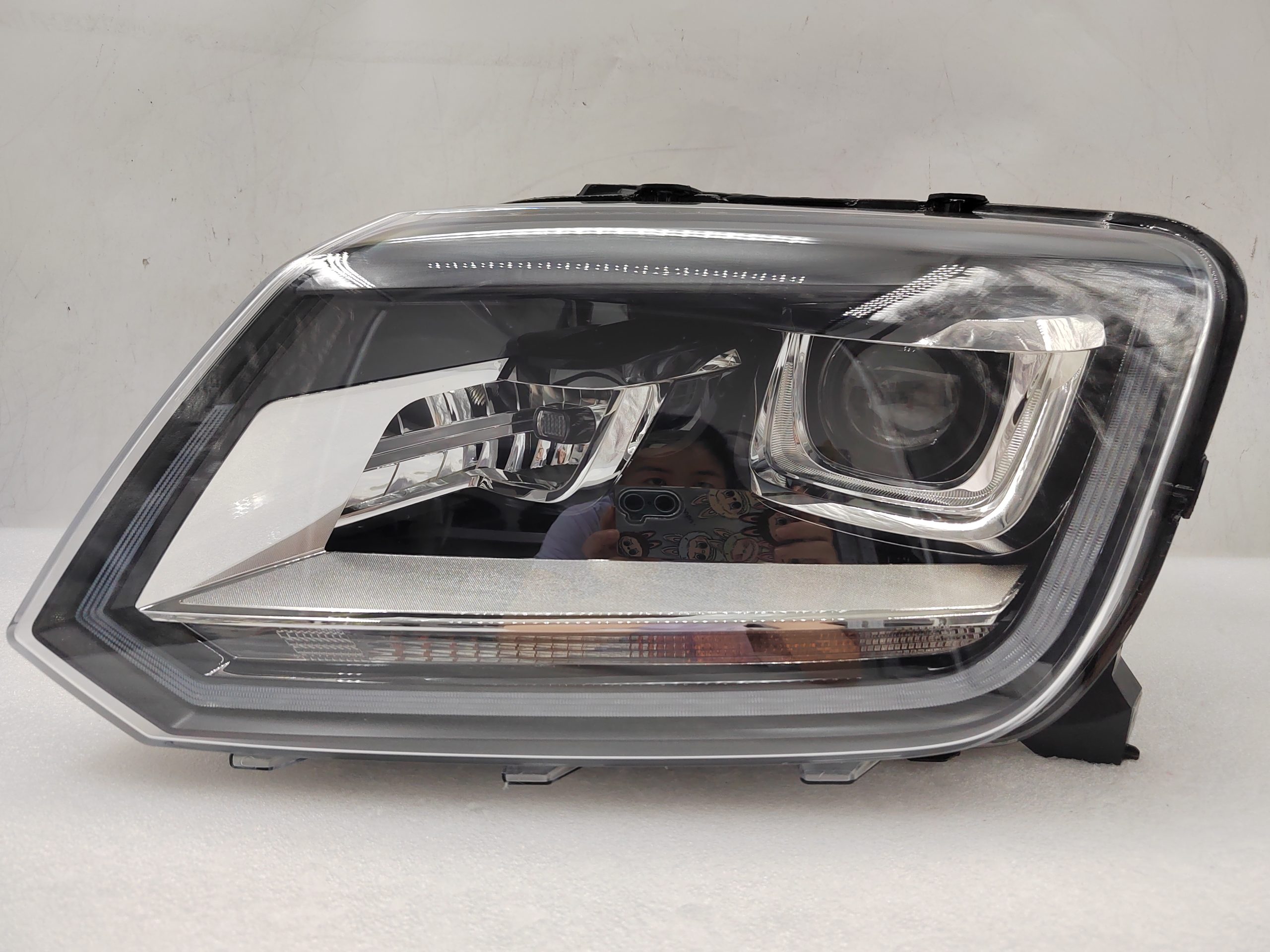 VOLKSWAGEN AMAROK V6 2011-2021 XENON L.H.S HEADLIGHT ASSEMBLY