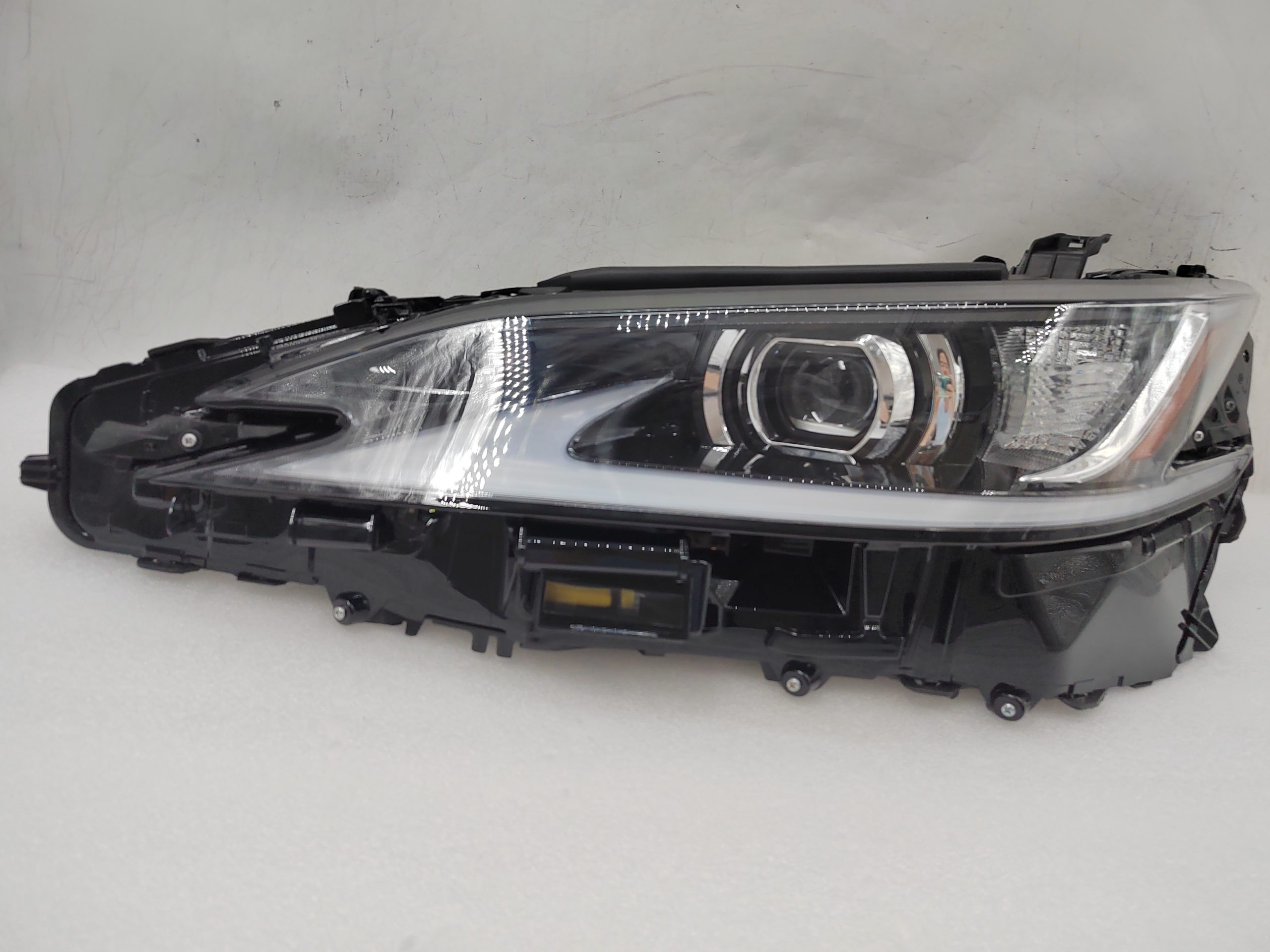 LEXUS ES 300H 2019-2021  LED L.H.S HEADLIGHT ASSEMBLY