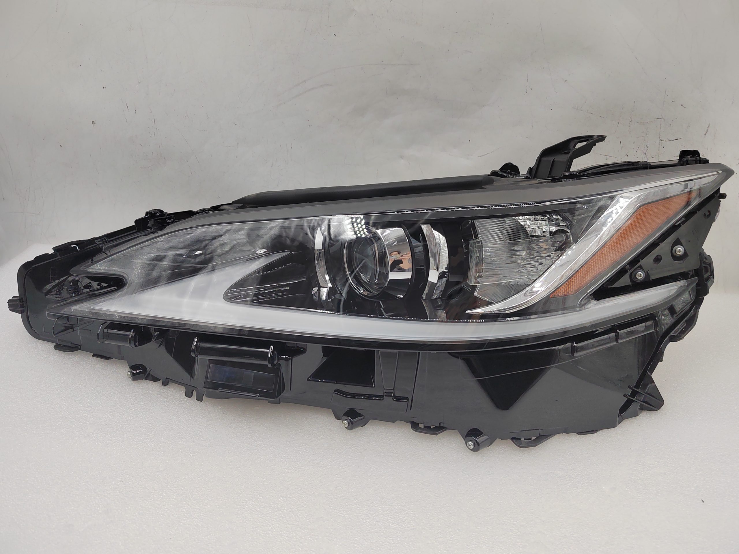 LEXUS ES 300H 2019-2021  LED L.H.S HEADLIGHT ASSEMBLY