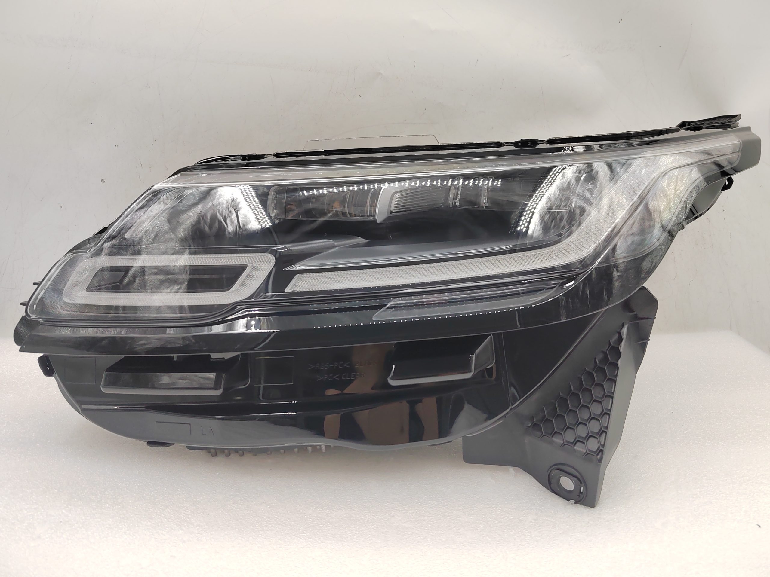 LAND ROVER RANGE ROVER VELAR 2017-2023 LED L.H.S HEADLIGHT ASSEMBLY