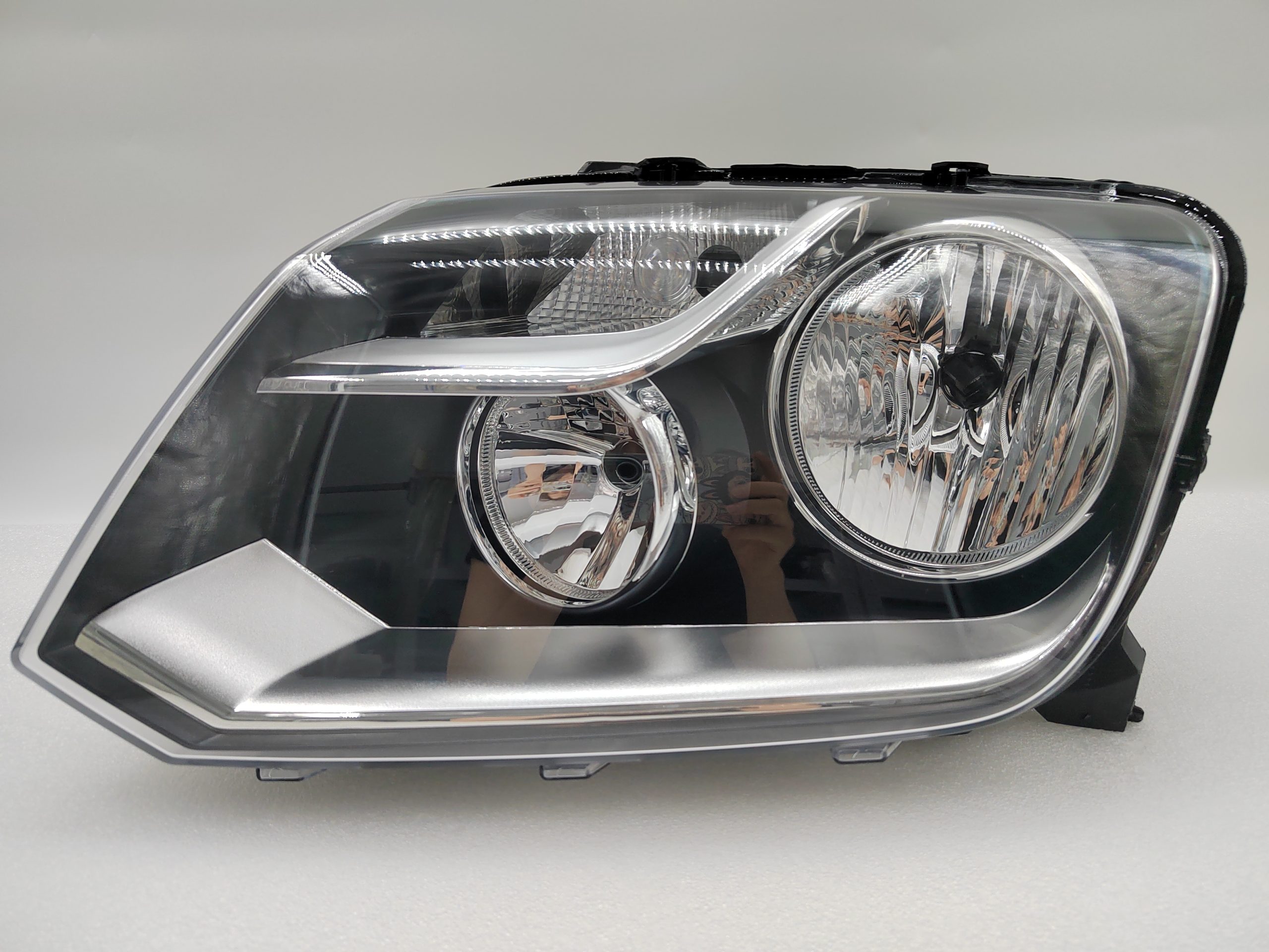 VOLKSWAGEN AMAROK V6 2011-2021 HALOGEN L.H.S HEADLIGHT ASSEMBLY