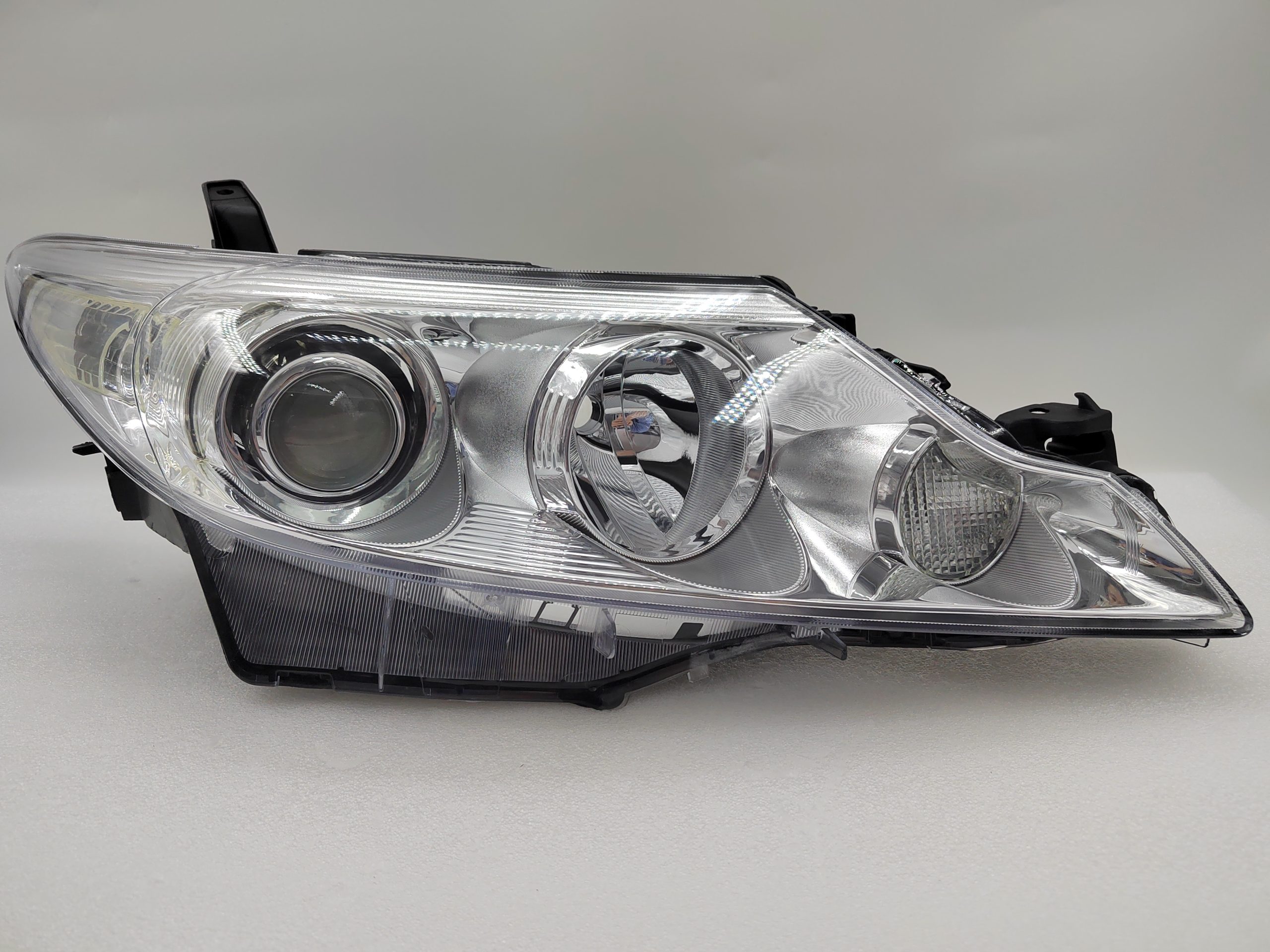 TOYOTA TARAGO/PREVIA ESTIMA 2009-2019 XENON R.H.S HEADLIGHT ASSEMBLY
