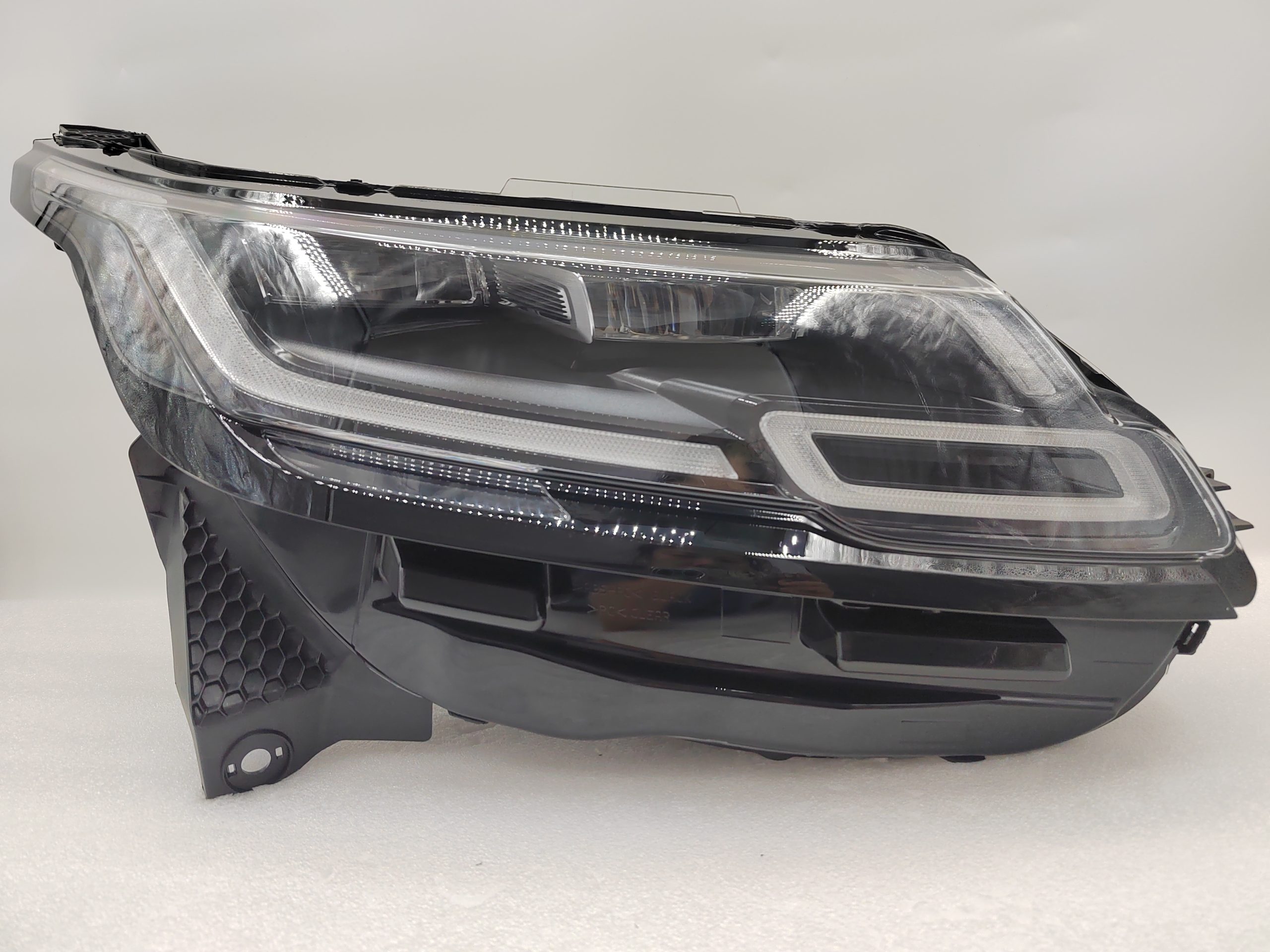 LAND ROVER RANGE ROVER VELAR 2017-2023 LED R.H.S HEADLIGHT ASSEMBLY