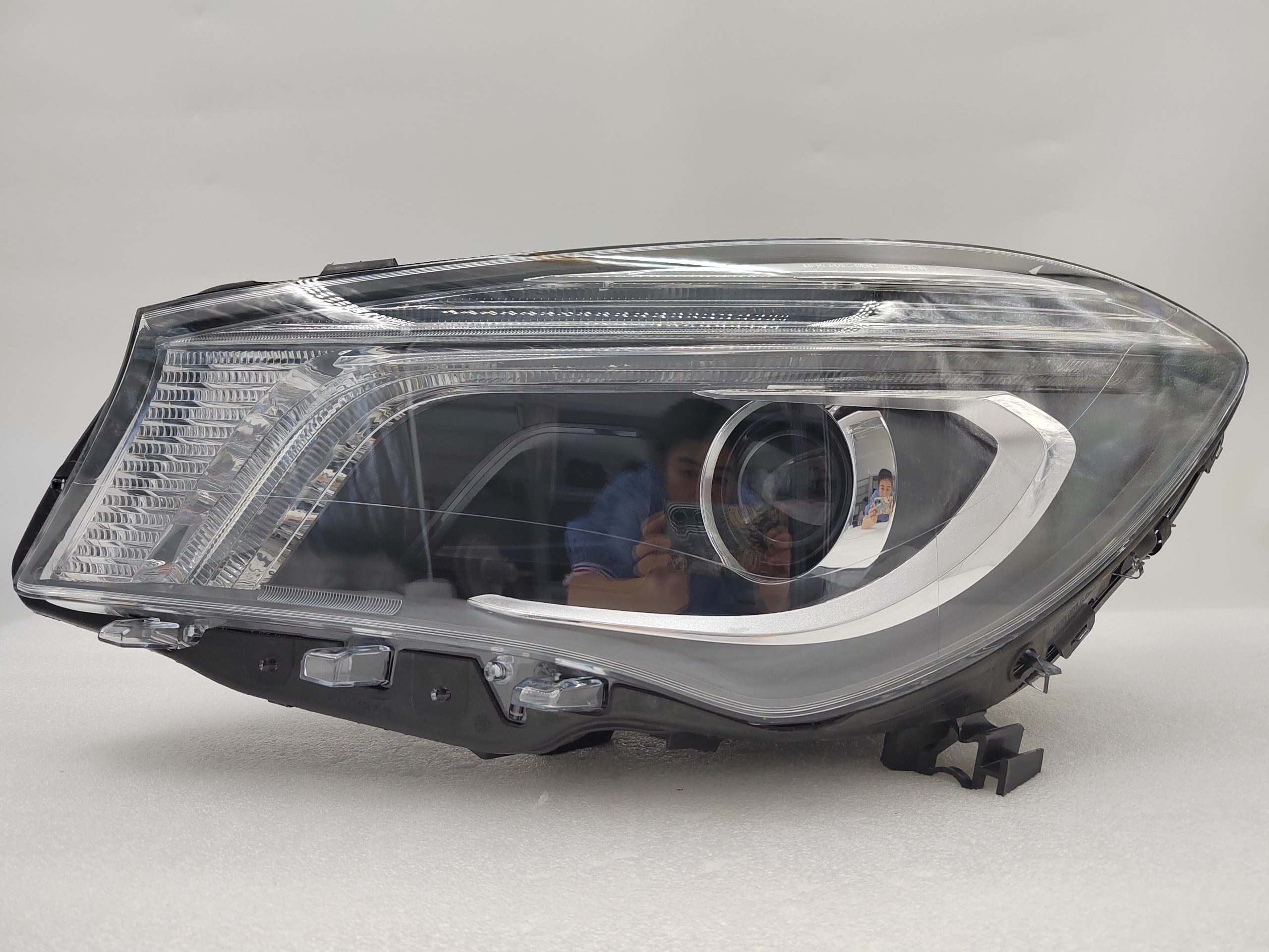 MERCEDES-BENZ CLA-CLASS W117 CLA250 2012-2015 XENON L.H.S HEADLIGHT ASSEMBLY