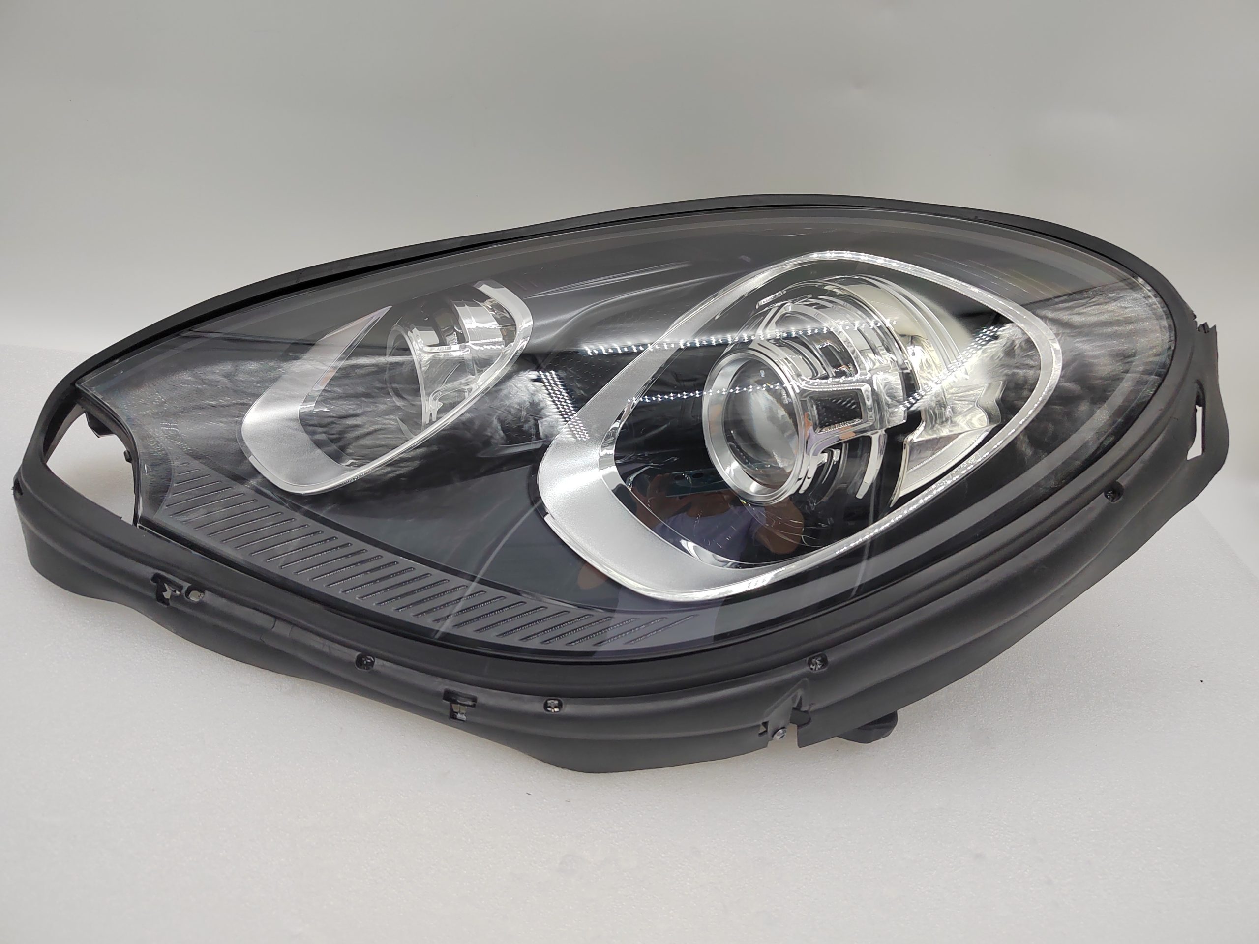 PORSCHE MACAN 2014-2018 XENON L.H.S HEADLIGHT ASSEMBLY