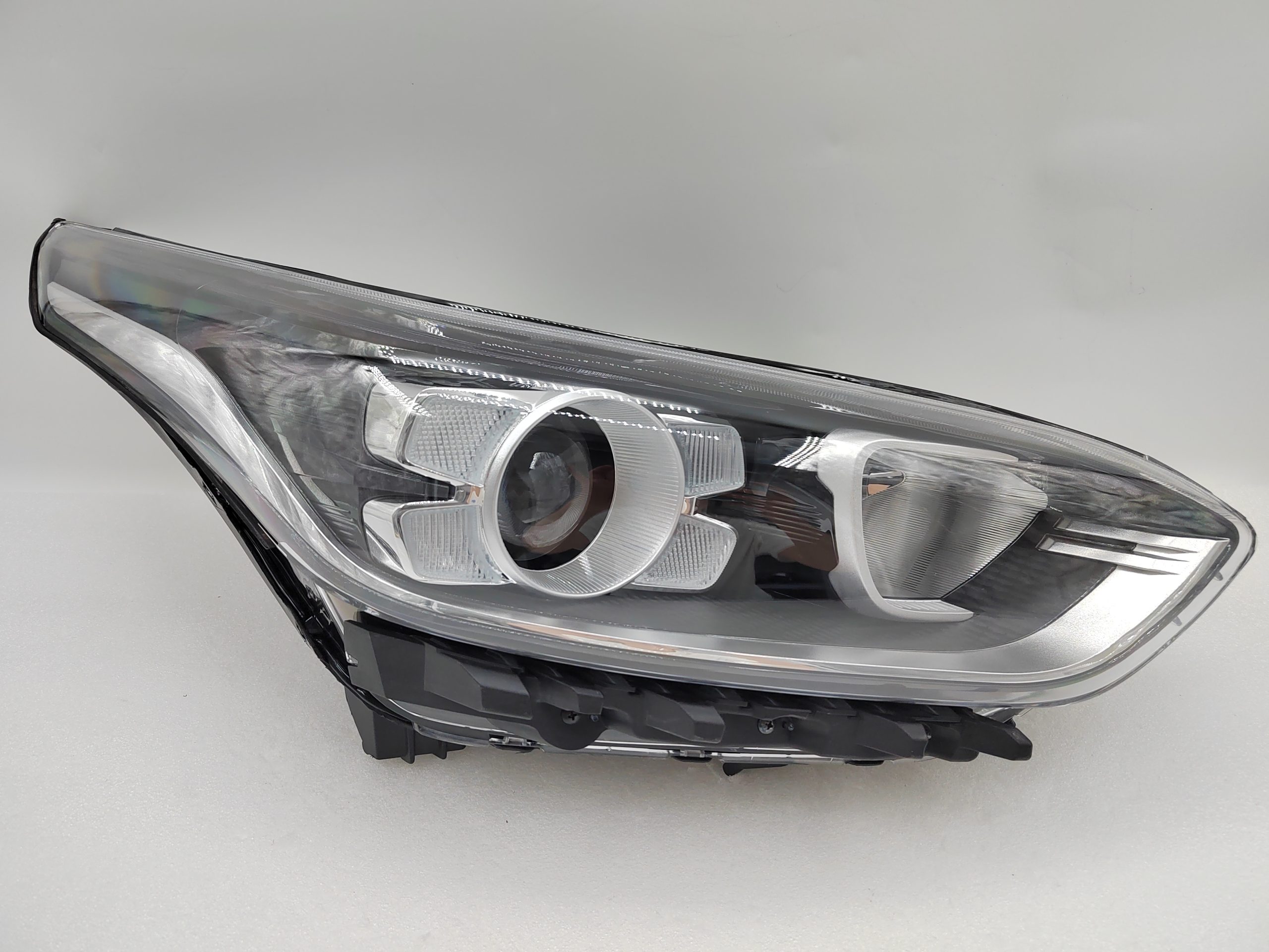 KIA CERATO 2016-2023 R.H.S HEADLIGHT ASSEMBLY