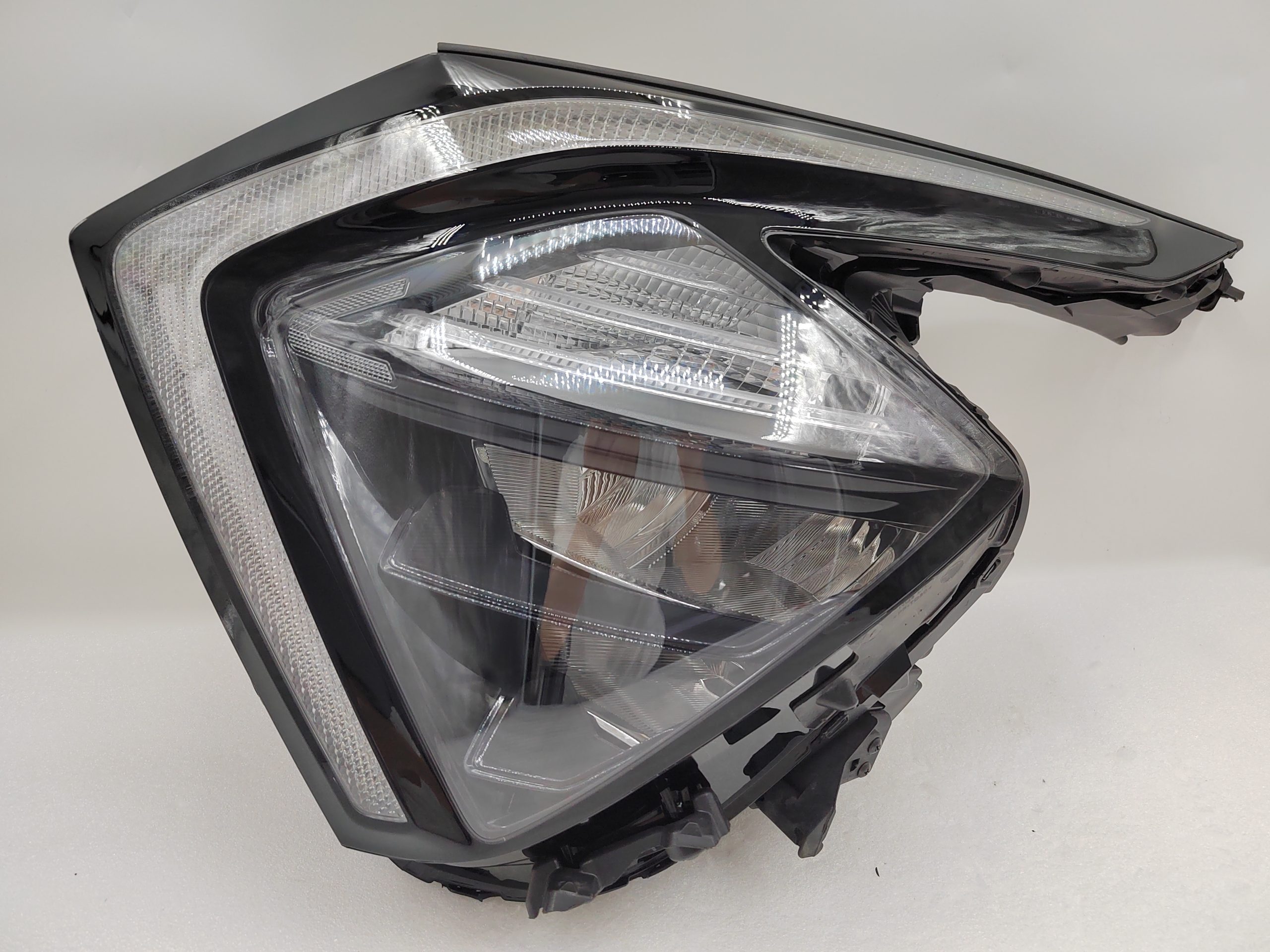 KIA SPORTAGE 2022-2024 LED L.H.S HEADLIGHT ASSEMBLY