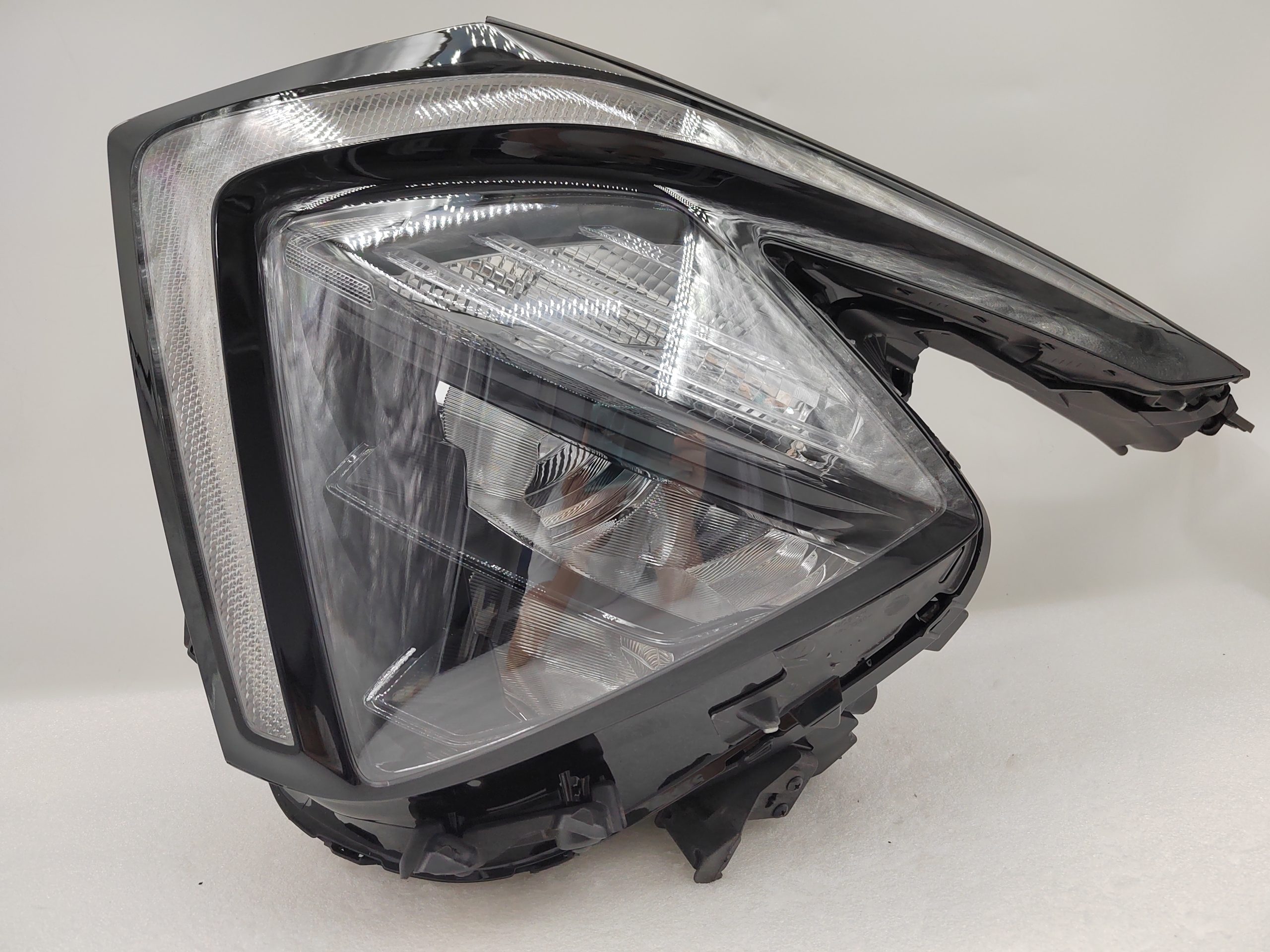 KIA SPORTAGE 2022-2024 LED L.H.S HEADLIGHT ASSEMBLY