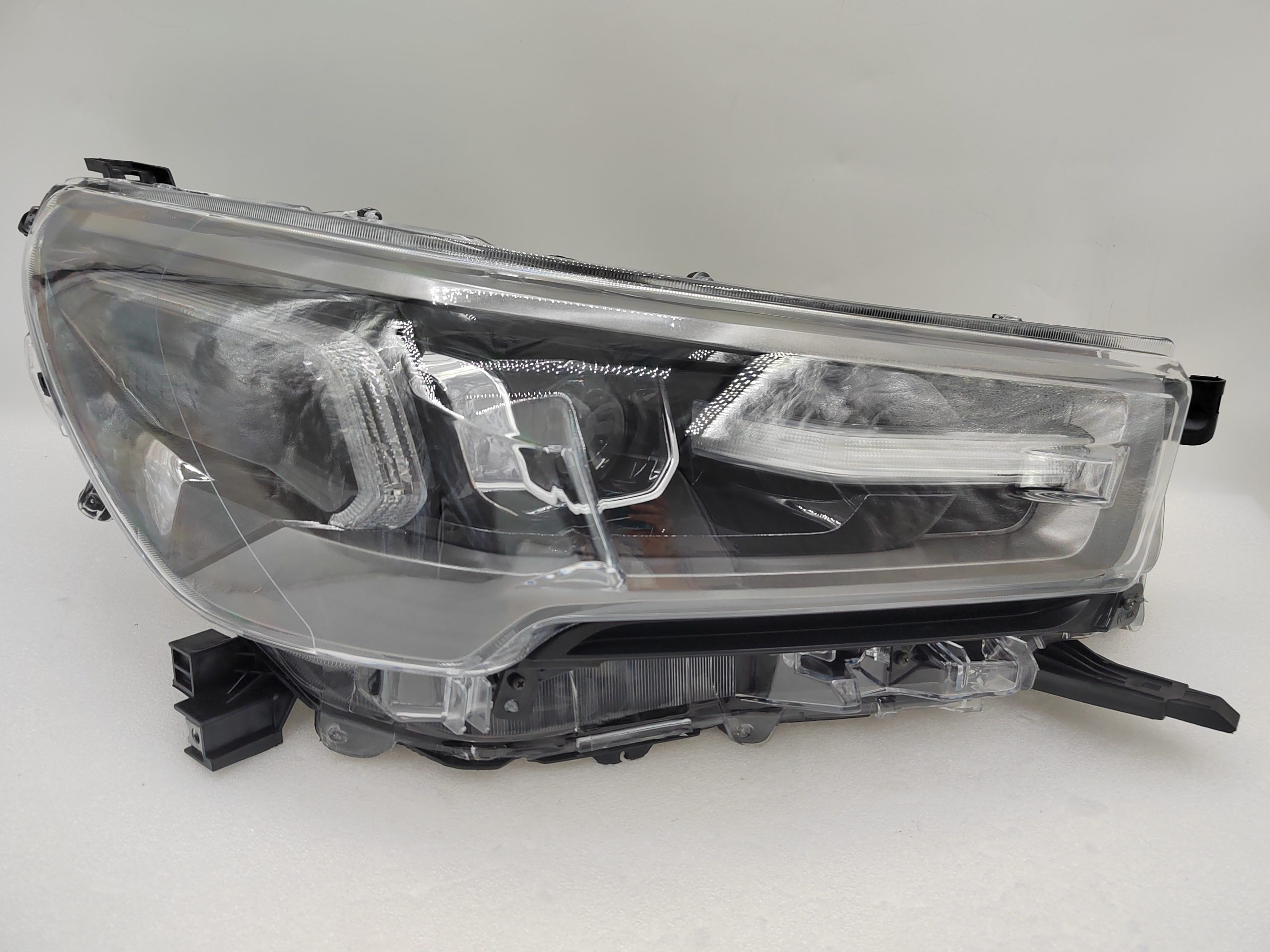 TOYOTA HILUX REVO 2020-2023 LED R.H.S HEADLIGHT ASSEMBLY