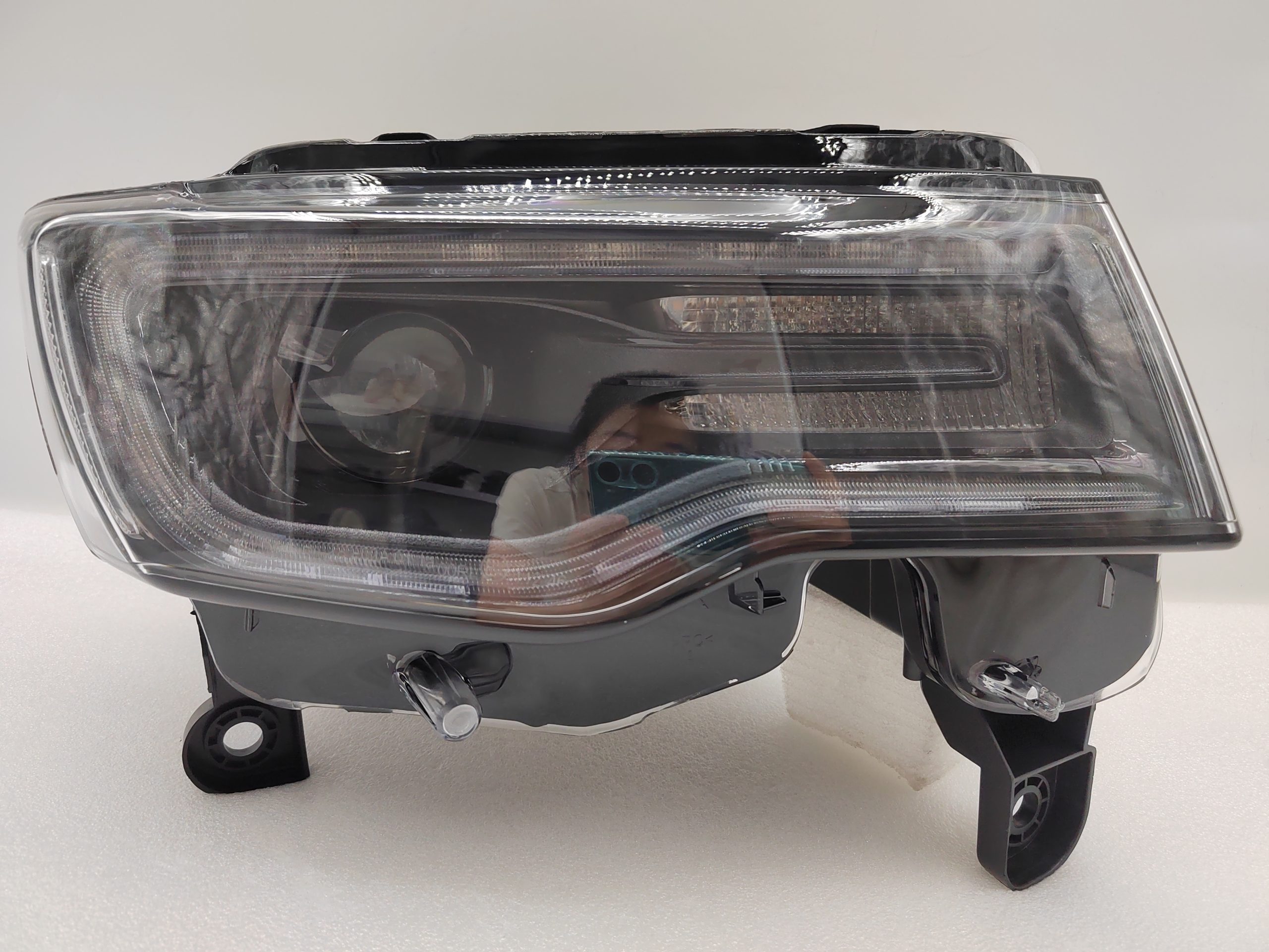 JEEP GRAND CHEROKEE 2014-2021 XENON R.H.S HEADLIGHT ASSEMBLY