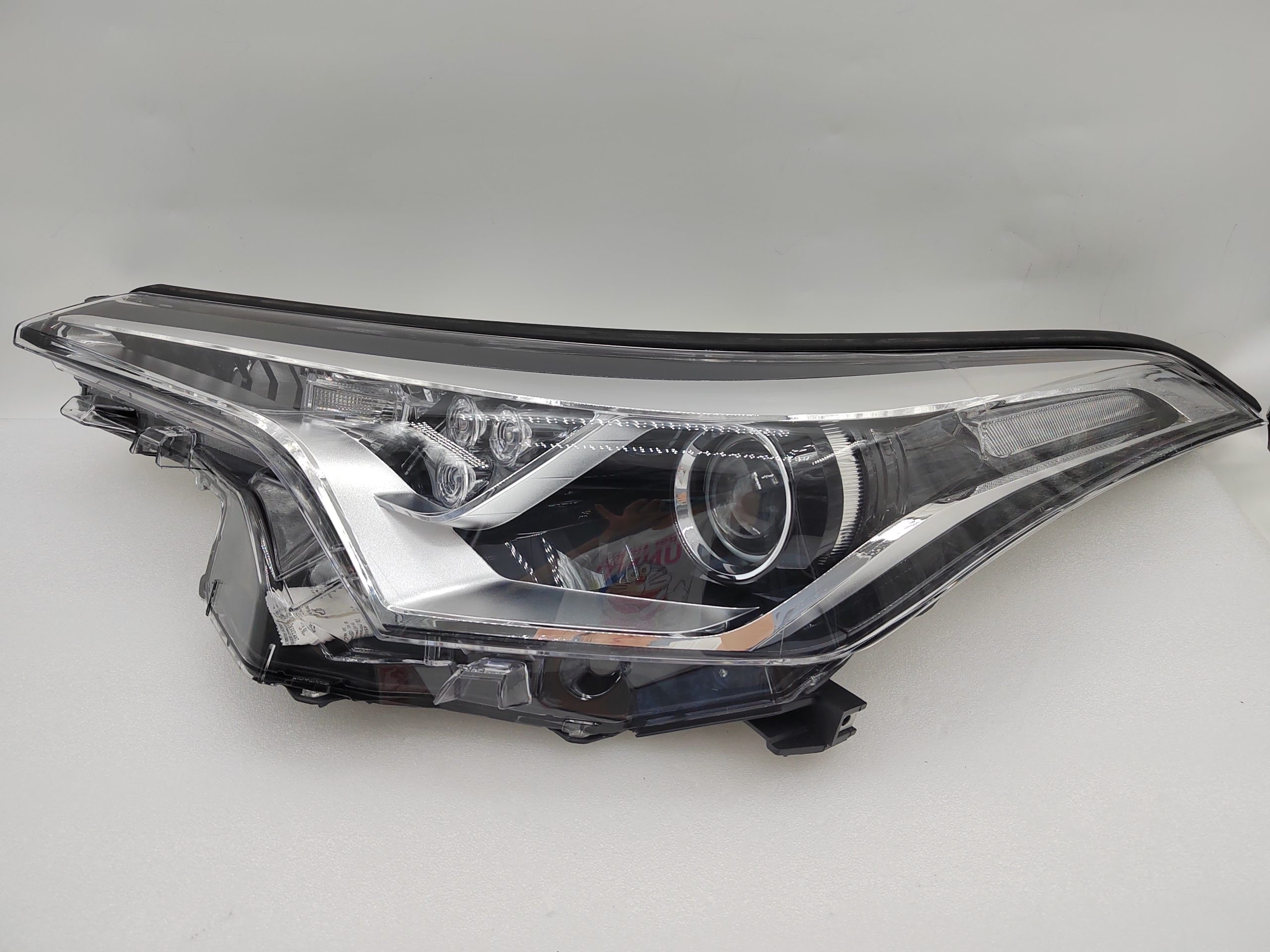 TOYOTA C-HR 2016-2019 HALOGEN L.H.S HEADLIGHT ASSEMBLY