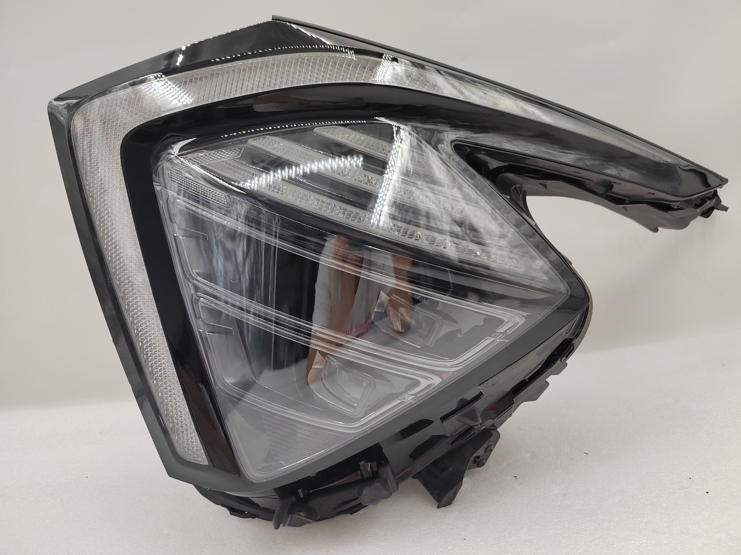 KIA SPORTAGE 2022-2024 LED L.H.S HEADLIGHT ASSEMBLY