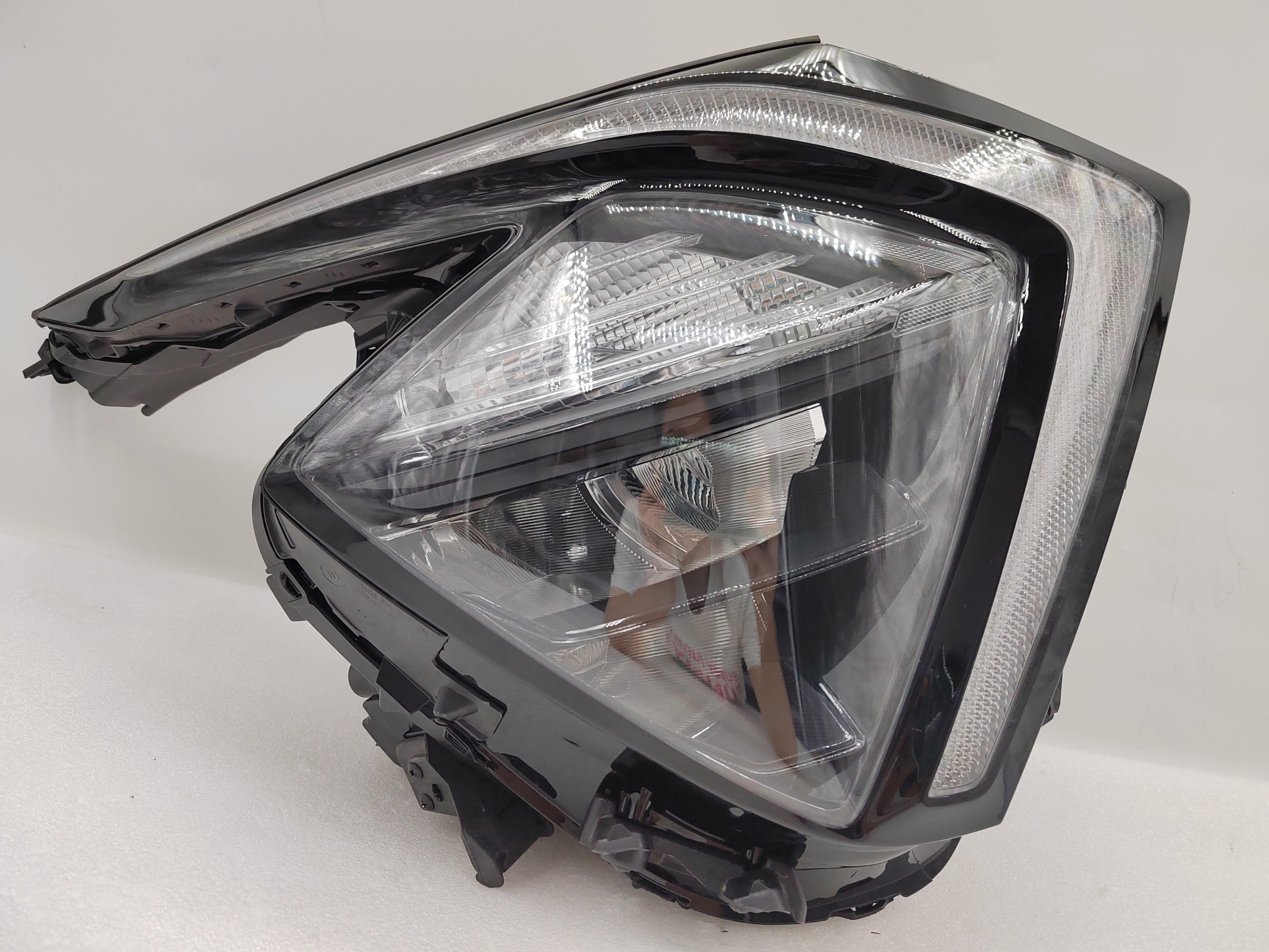 KIA SPORTAGE 2022-2024 LED R.H.S HEADLIGHT ASSEMBLY