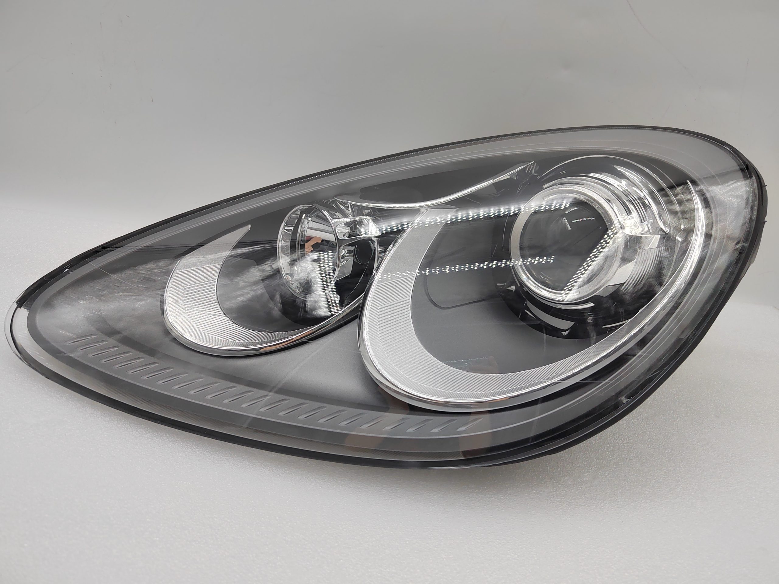 PORSCHE CAYENNE 958 2011-2014 HALOGEN L.H.S HEADLIGHT ASSEMBLY