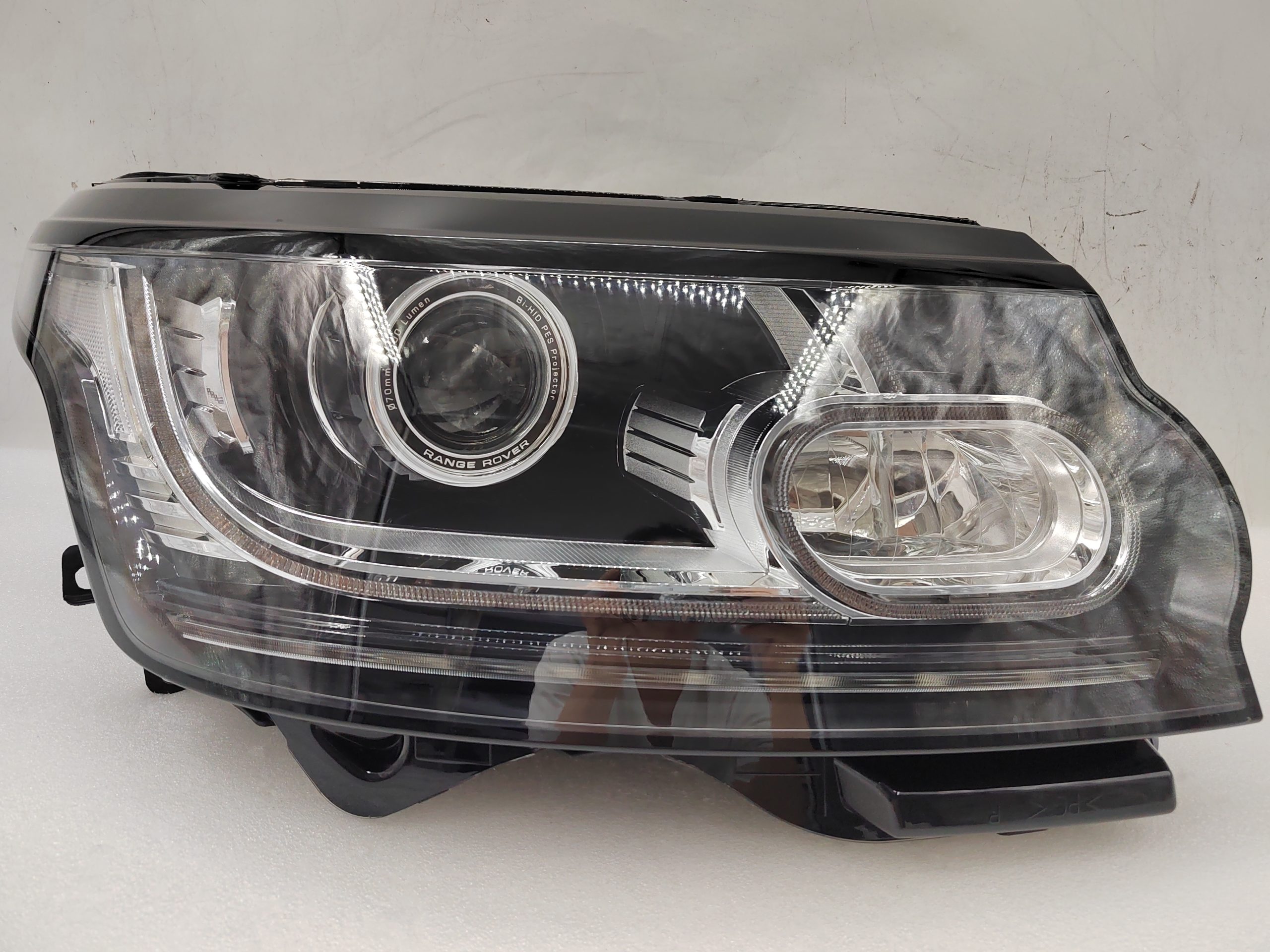 LAND ROVER RANGE ROVER VOGUE 2013-2017 XENON  R.H.S HEADLIGHT ASSEMBLY