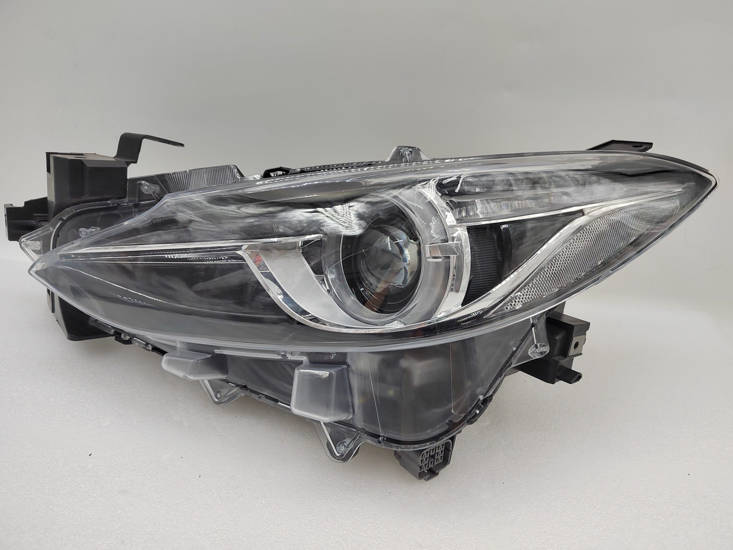 MAZDA 3 2014-2016 XENON LED L.H.S HEADLIGHT ASSEMBLY