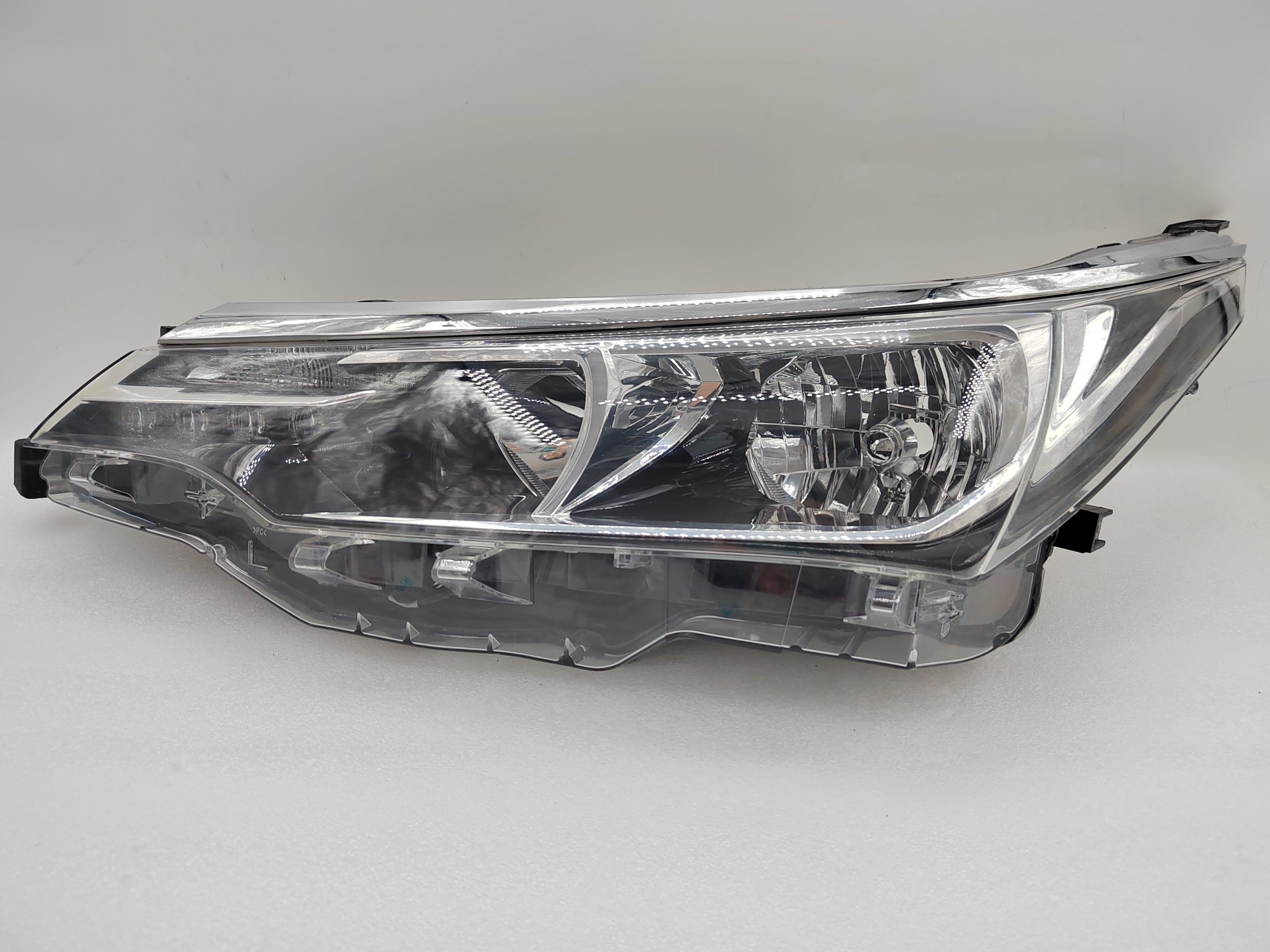 TOYOTA COROLLA 2017-2018 HALOGEN L.H.S HEADLIGHT ASSEMBLY